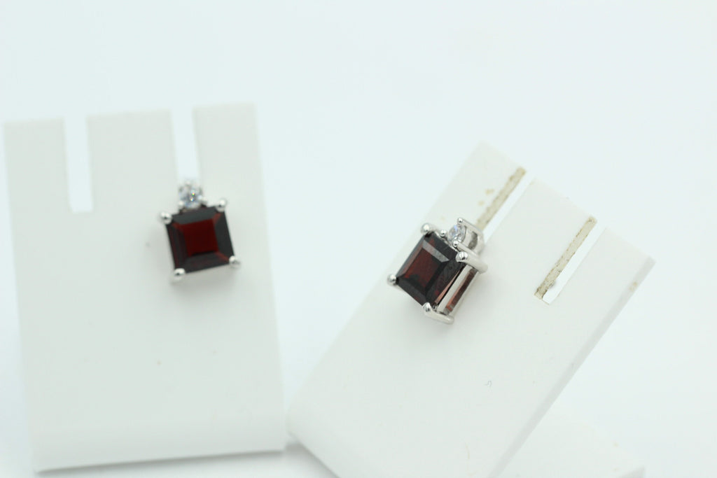 Edle 2,2 Carat Granat Ohrstecker 925 Silber mit Zirkonia Top blutroter Granat