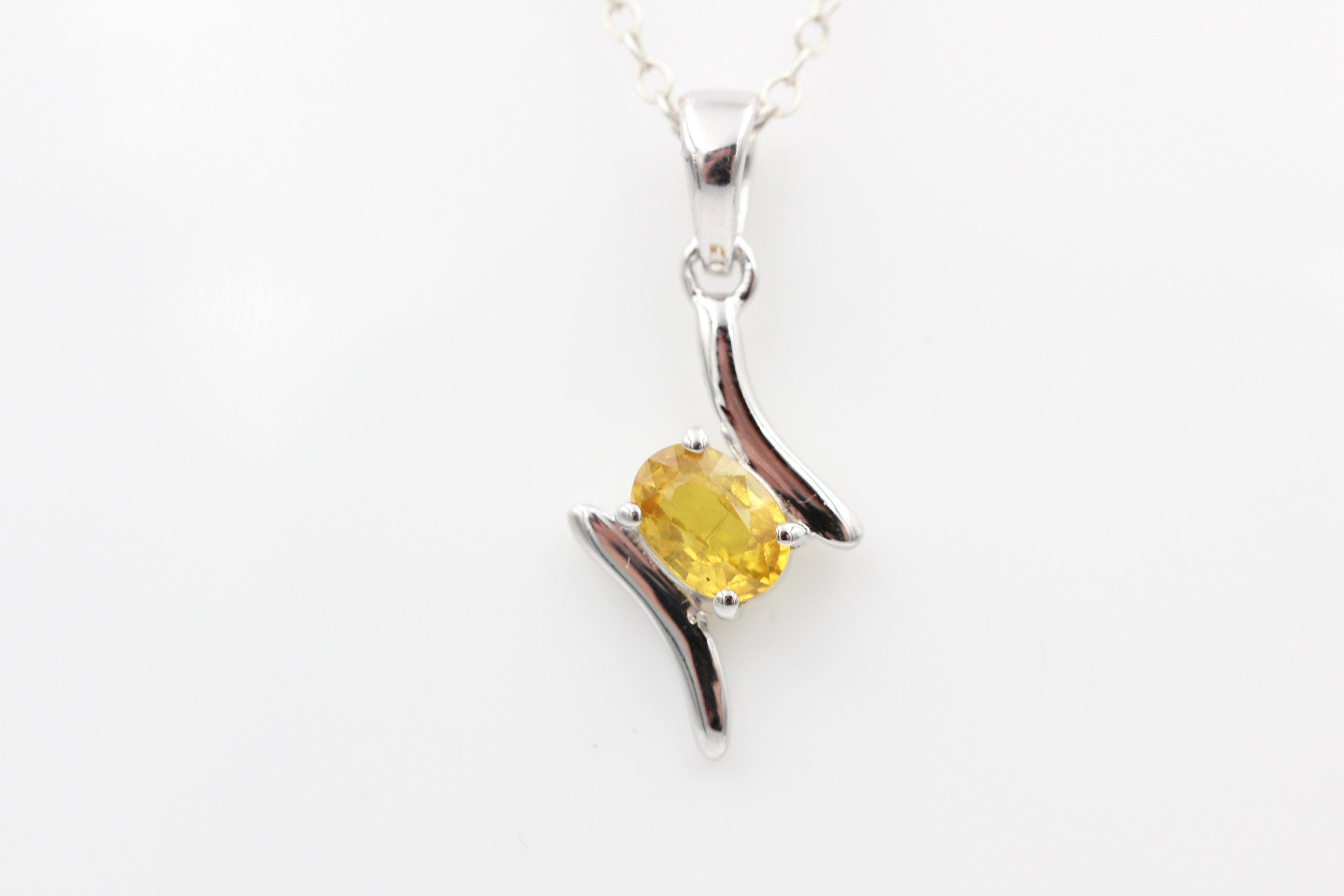 0,72 Carat gelber Saphir Anhänger 925 Silber Collier Kette  Saphiranhänger Top