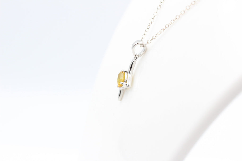 0,72 Carat gelber Saphir Anhänger 925 Silber Collier Kette  Saphiranhänger Top