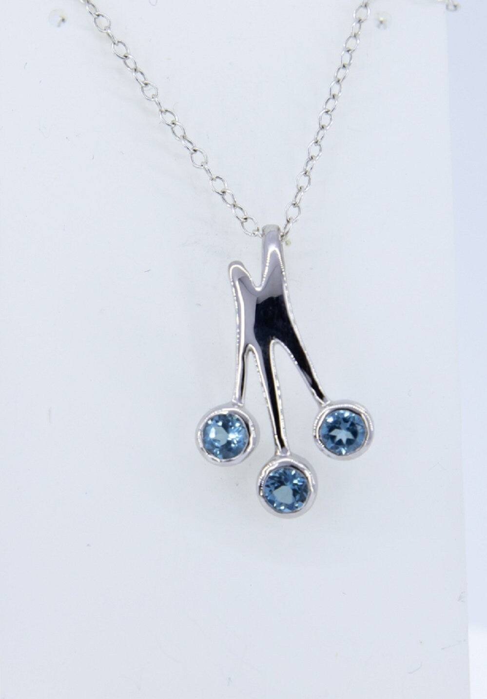 0,9 Carrat Blautopas Design Anhanger 925  Silber Collier Kette himmelblauer Topas