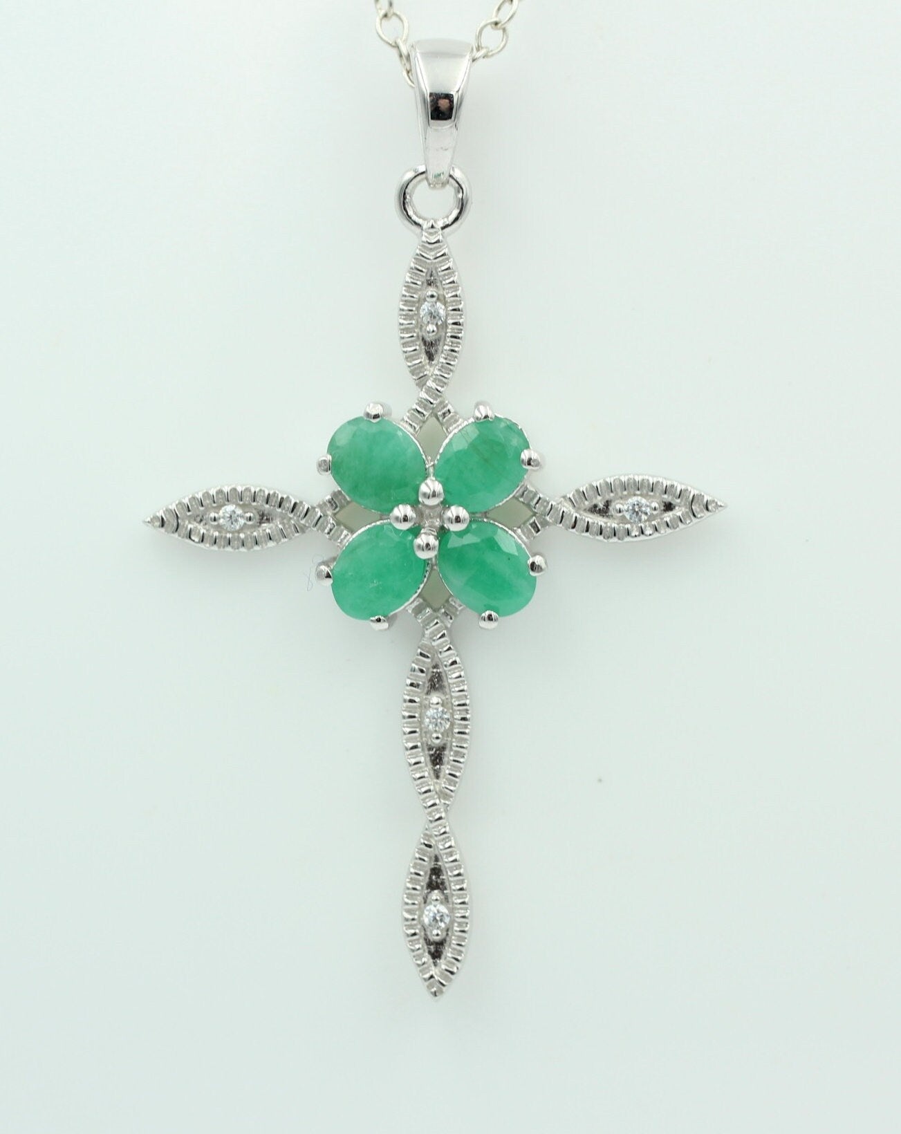 0,66 Carat Smaragd Kreuz Anhänger 925 Silber Collier Kette Smaragtanhänger Schmuck