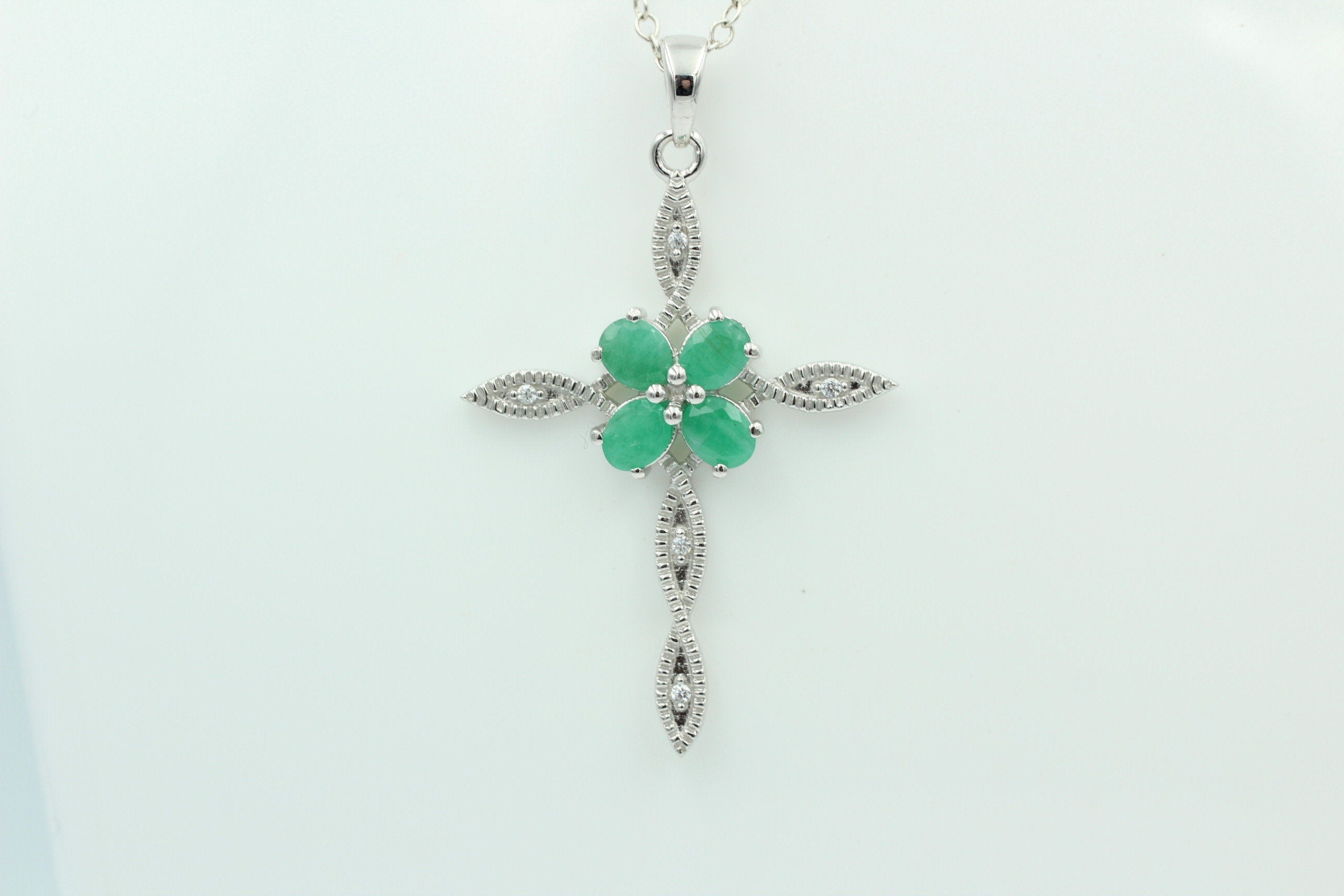 0,66 Carat Smaragd Kreuz Anhänger 925 Silber Collier Kette Smaragtanhänger Schmuck