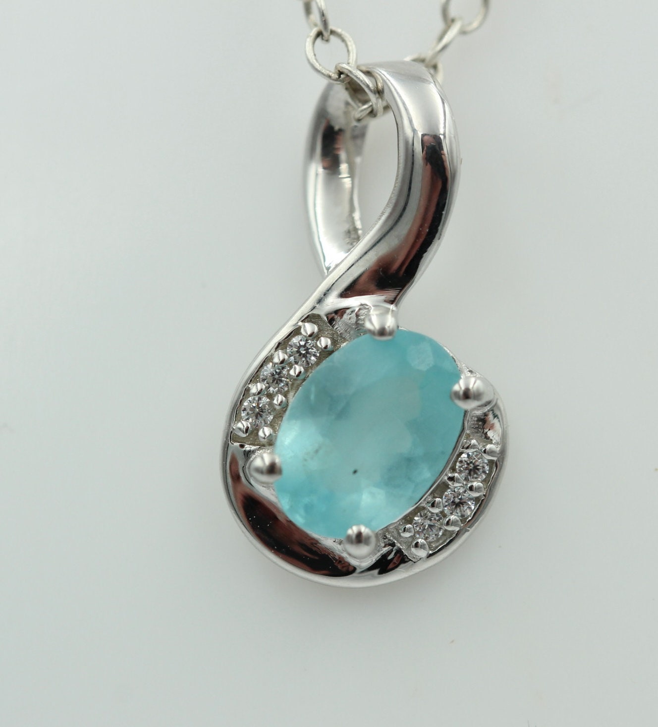 1,12 Carat blauer Apatit  Anhänger 925 Silber  mit Zirkonia