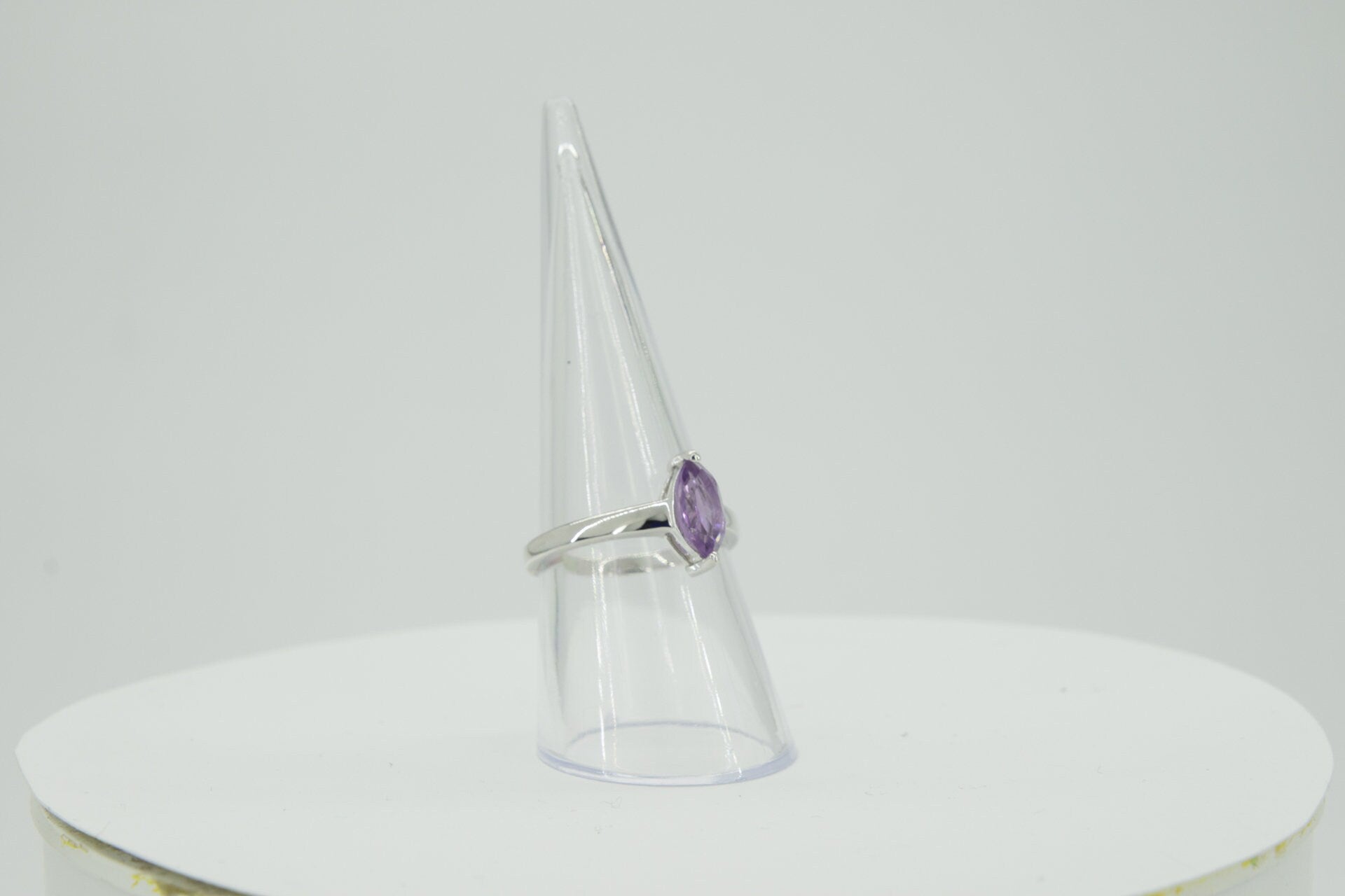 0,83 Carat Amethyst Ring 925 Silber violetter Edelstein 58 / 8 /18,5