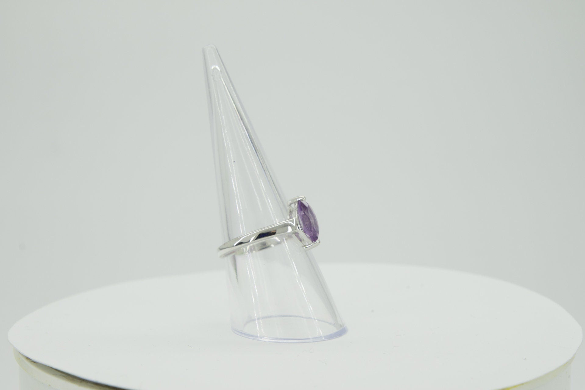 0,83 Carat Amethyst Ring 925 Silber violetter Edelstein 58 / 8 /18,5
