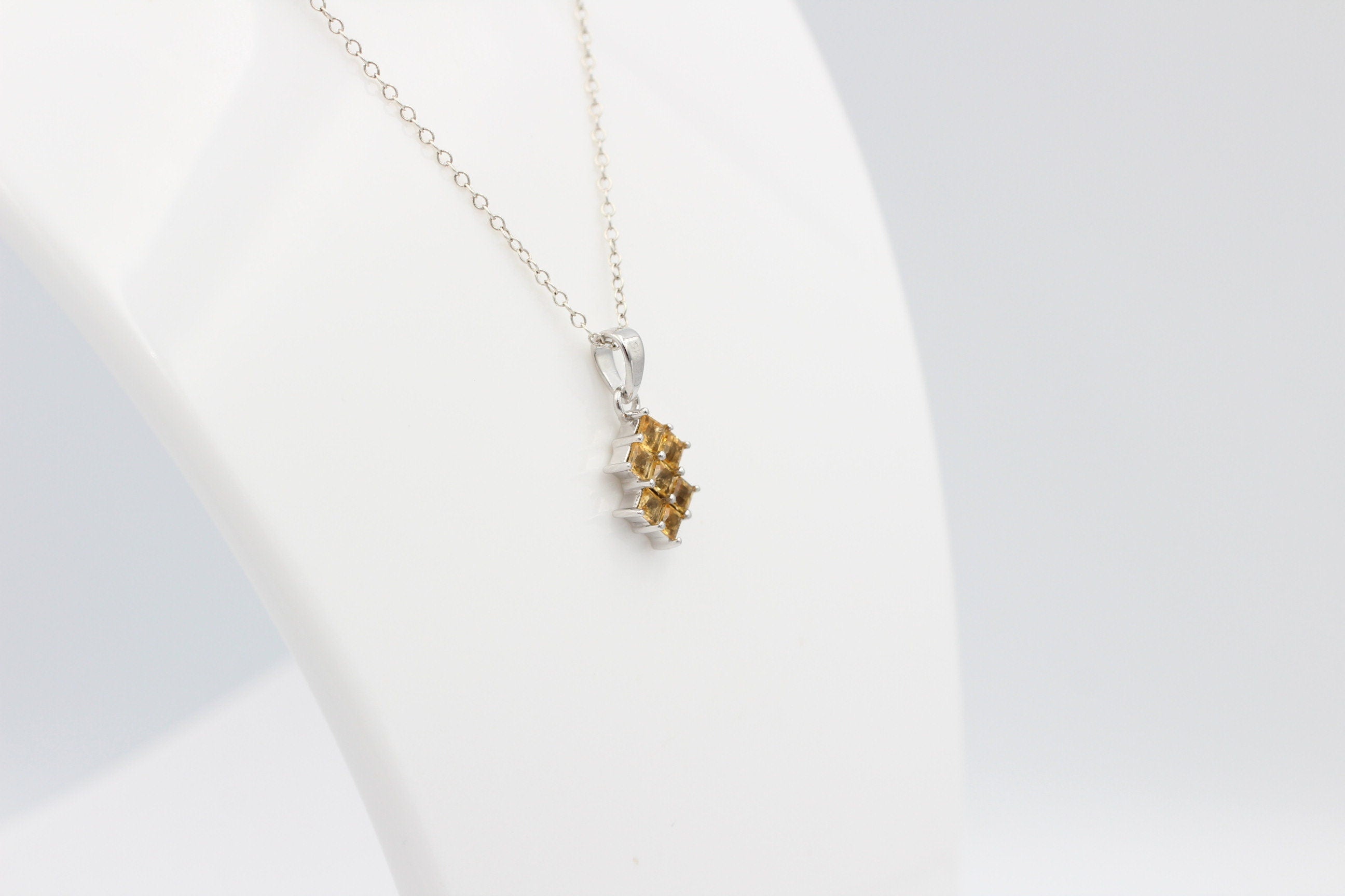 Echter Citrin Silberanhänger 925, Goldener Edelstein Schmuck, Gelbe Kristall Kette, Elegantes Design, 1,9 ct Unikat, Geschenk zum Geburtstag