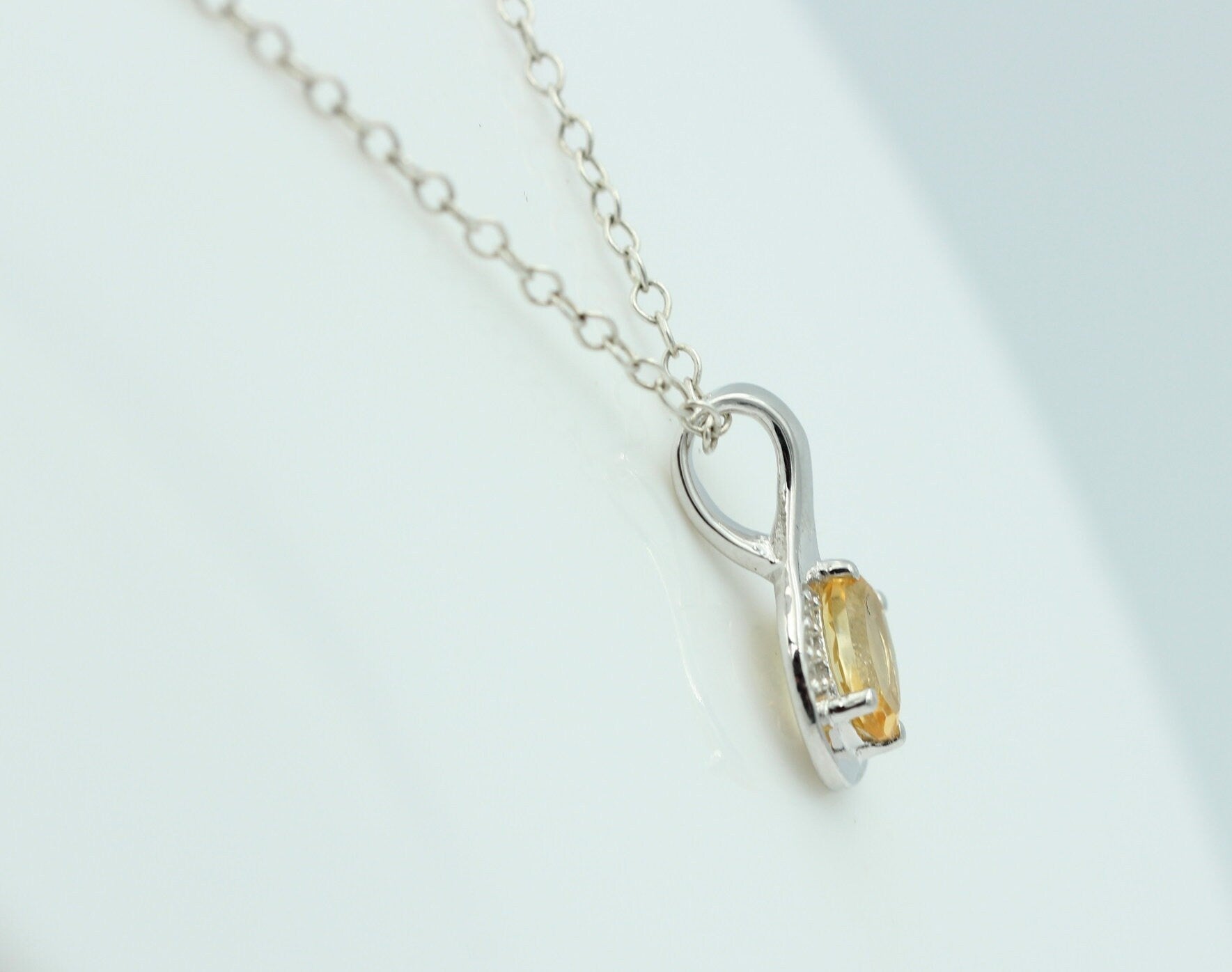1,12 Carat gelber Citrin  Anhänger 925 Silber Collier Kette mit Zirkonia Edel