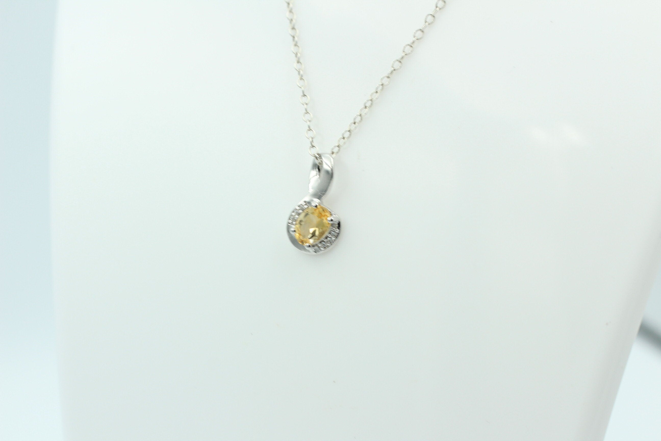 1,12 Carat gelber Citrin  Anhänger 925 Silber Collier Kette mit Zirkonia Edel