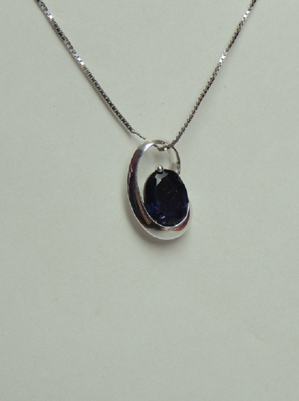 Edler 2,1 Carath indischer Iolith Anhanger 925 Silber Collier Kette Wassersaphir Luchssaphir