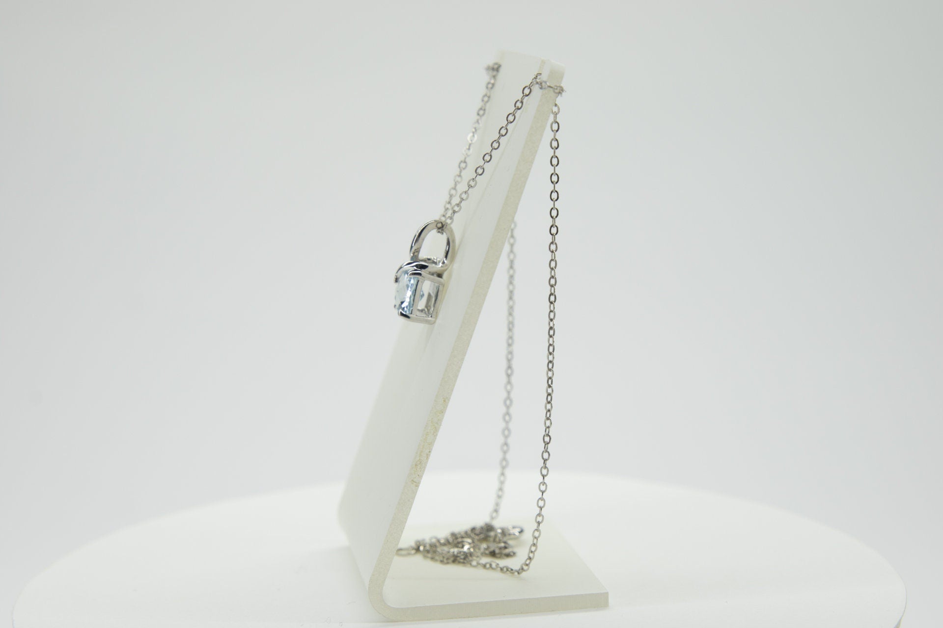 Edler 1,4 Carat Blautopas Anhanger 925 Silber Collier Kette himmelblauer Topas