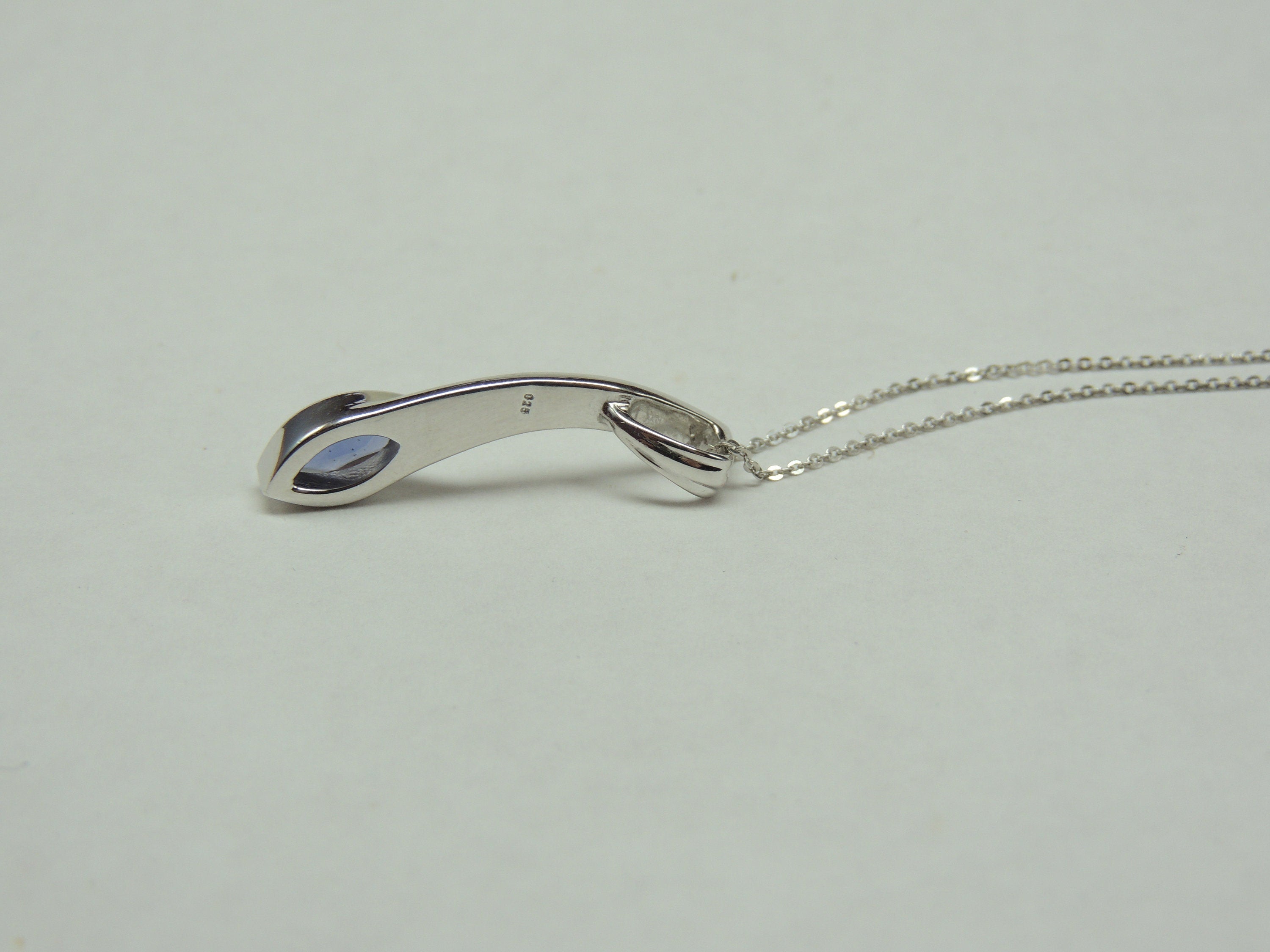 Edler 0,90 Carat Iolith Anhanger Collier Kette 925 Silber Wassersaphir Luchssaphir