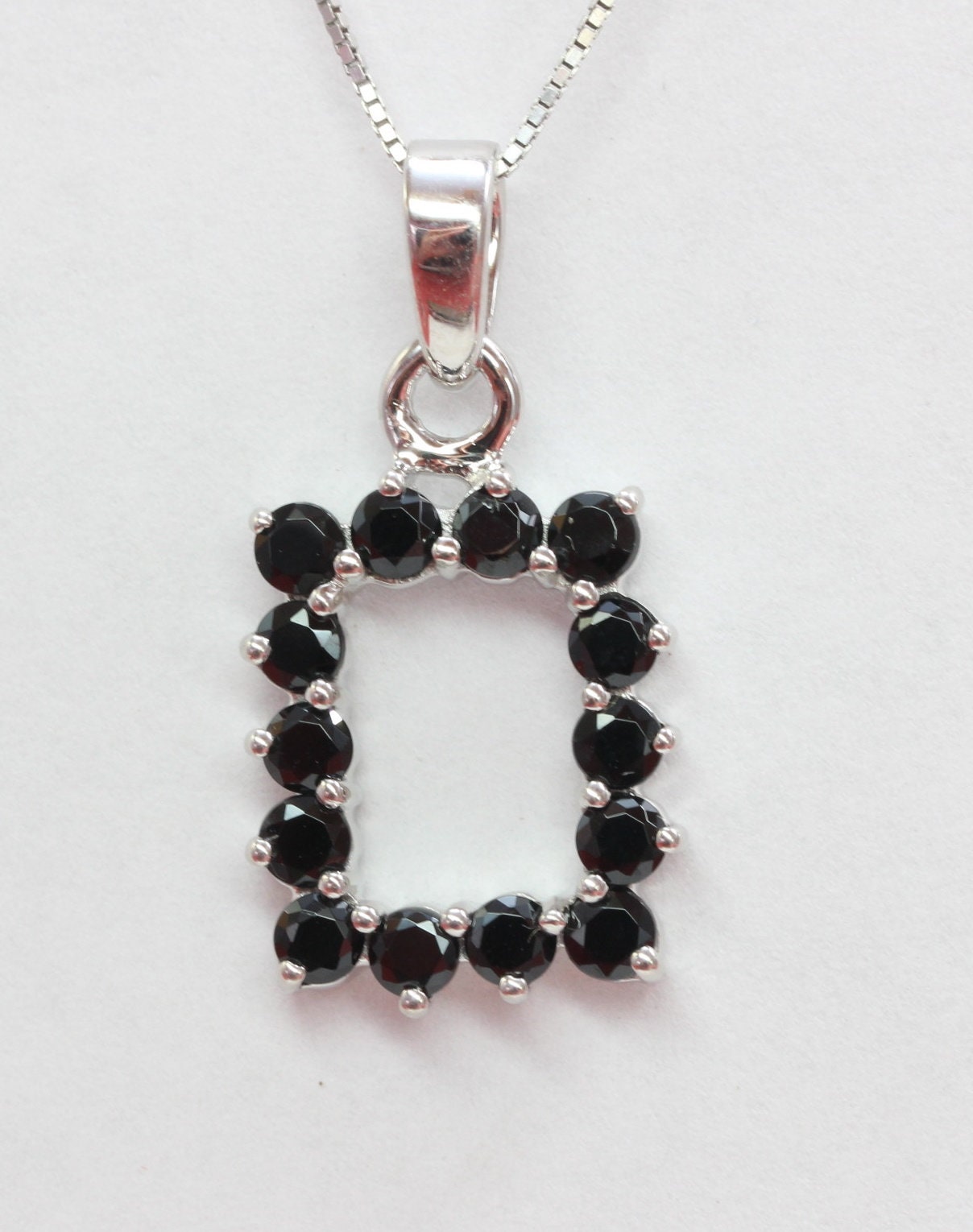 Edler 2,05 Carat schwarzer Spinell Anhanger 925 Silber Collier Kette schwarzer Edelstein
