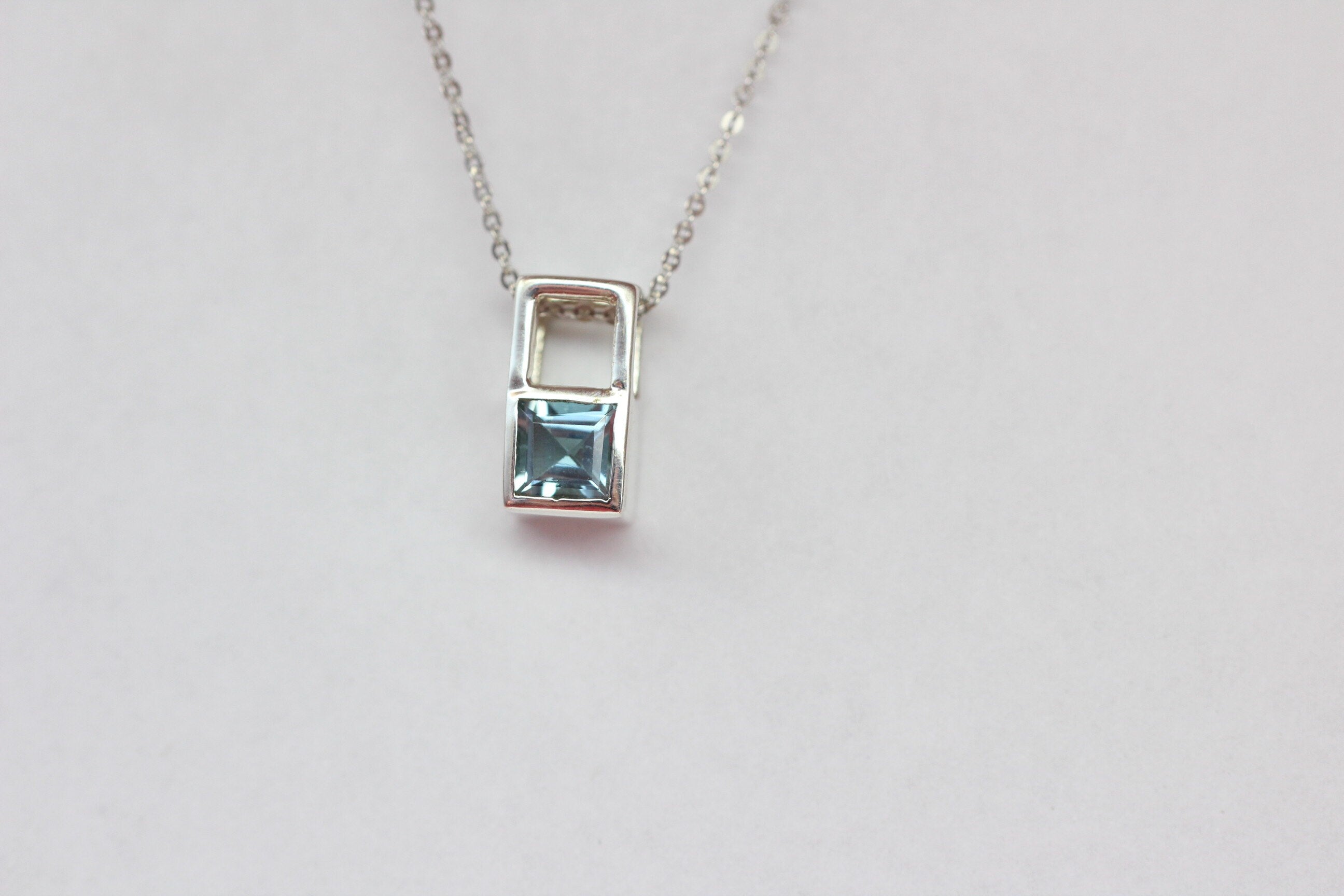 Design pur 0,6 Carat Blautopas Anhänger 925 Silber Colier Kette  Designschmuck