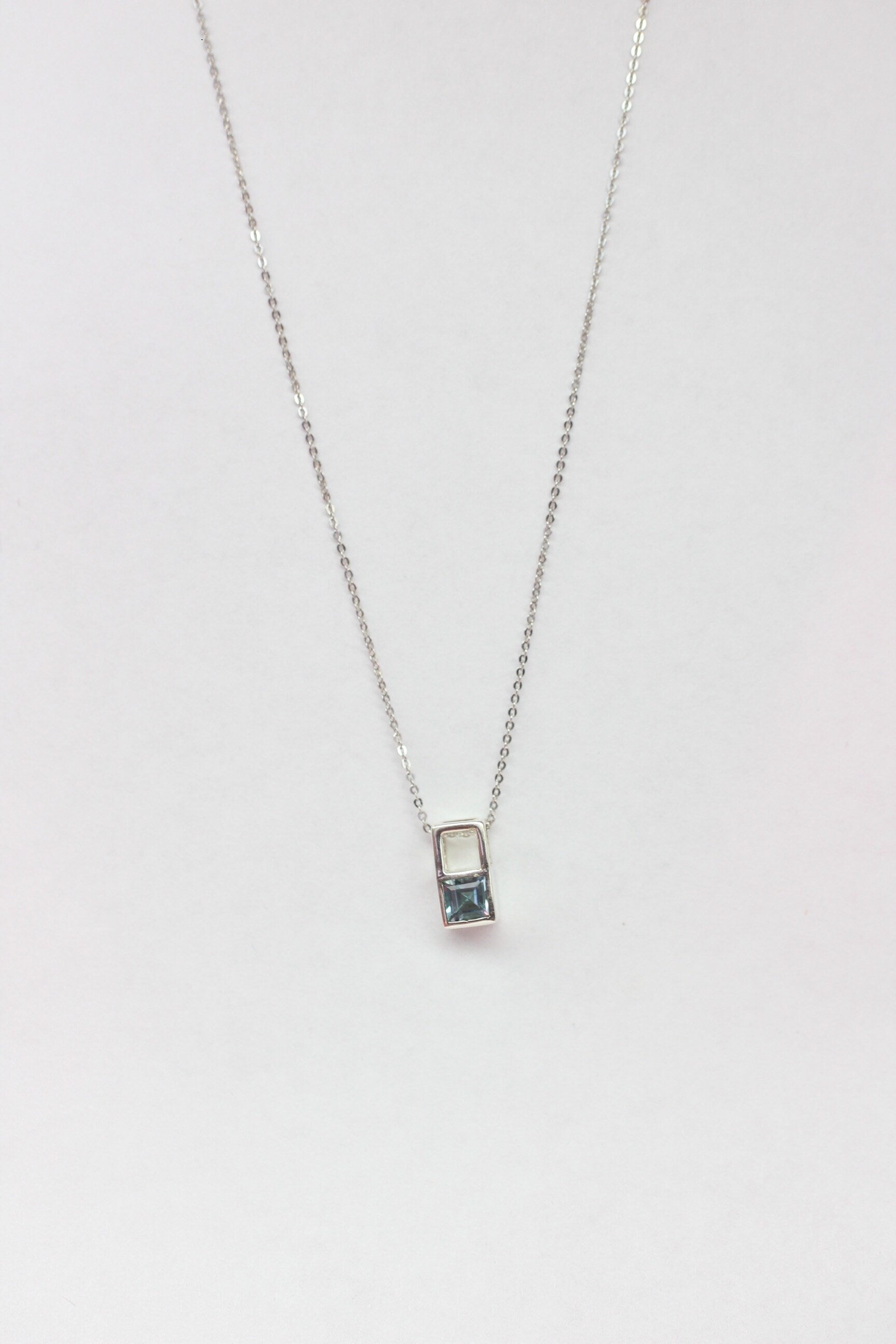 Design pur 0,6 Carat Blautopas Anhänger 925 Silber Colier Kette  Designschmuck