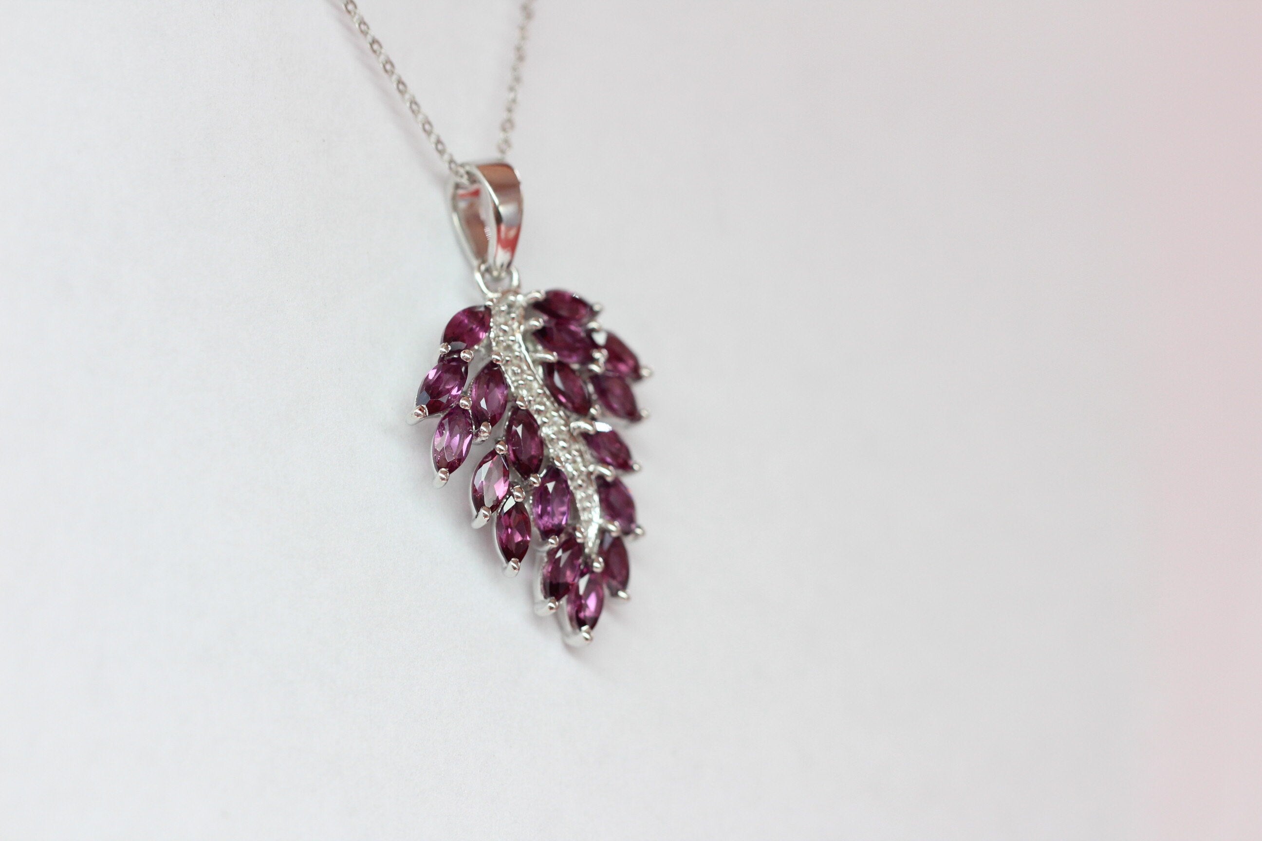 Edler 3,05  Carat Rhodolith weisstopas Anhanger 925 Silber Collier Kette Top Edel
