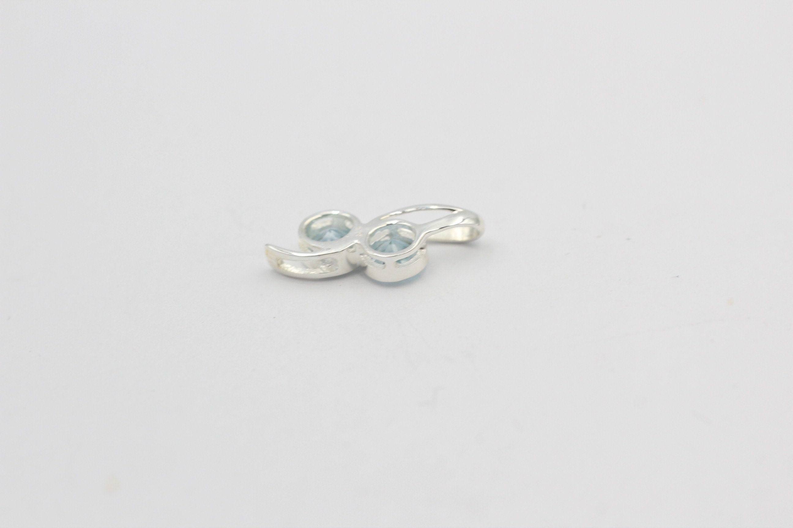 Edler 1,4 Carat Blautopas Anhanger 925 Silber  Top Edel himmelblau