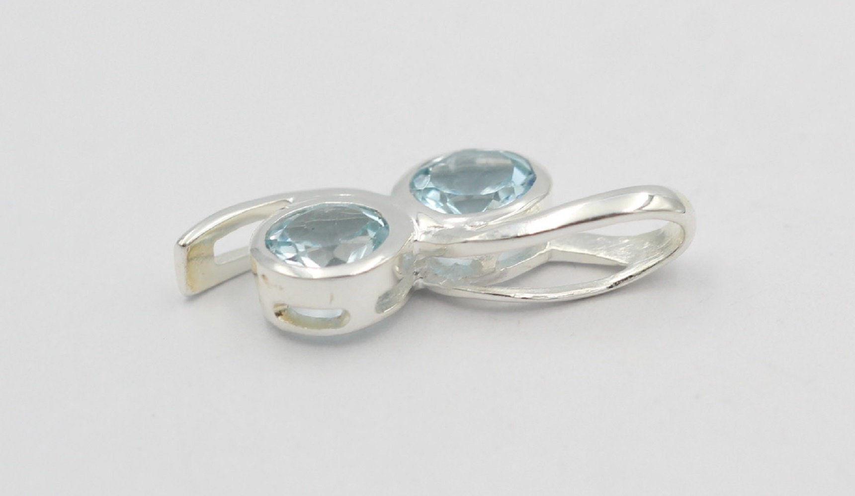 Edler 1,4 Carat Blautopas Anhanger 925 Silber  Top Edel himmelblau