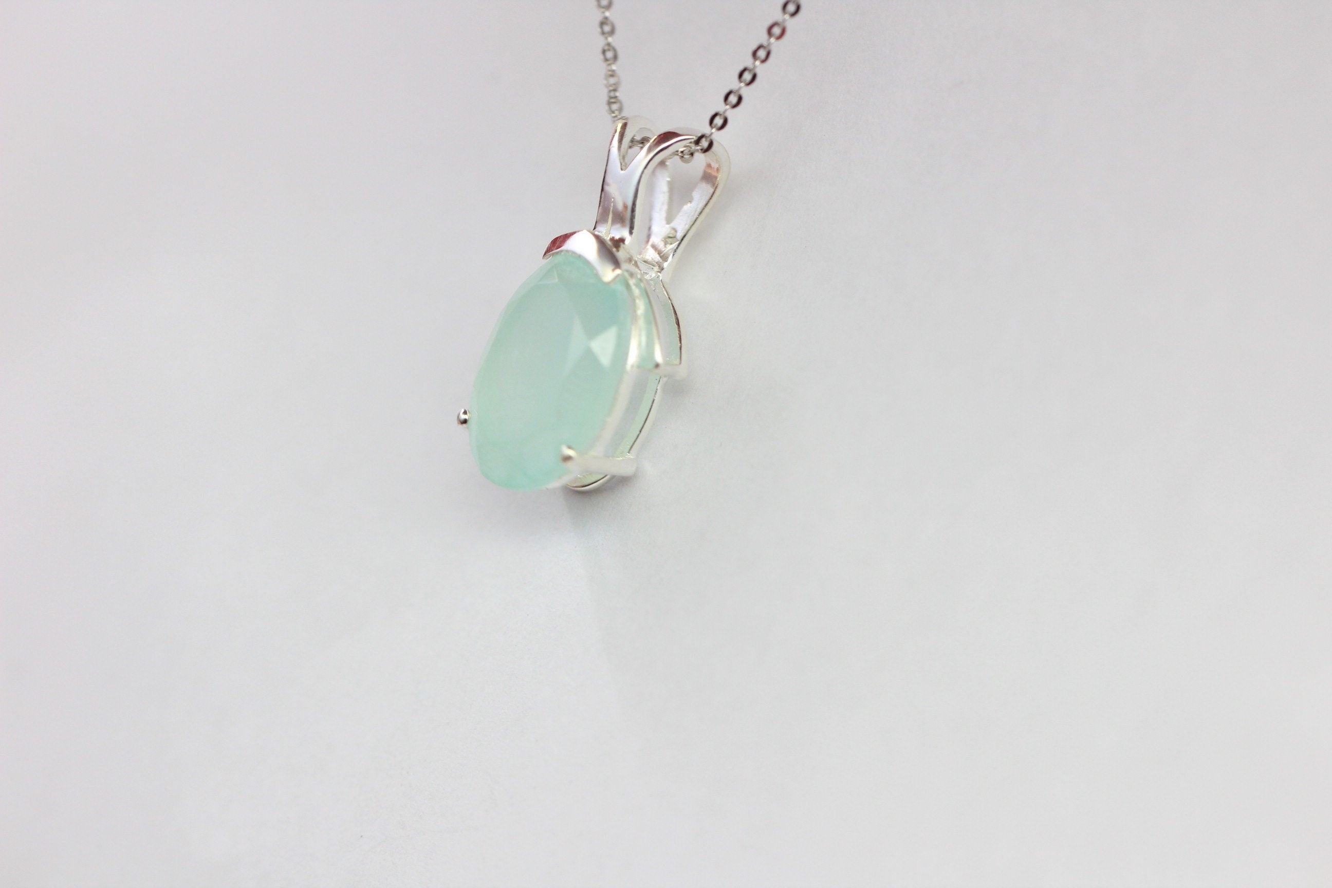 Aqua Chalcedon Anhänger Silber 925  Edles Collier mit 4,9 ct Edelstein, Handgefertigt, Pastellblauer Stein, Maritimer Schmuck Geschenk