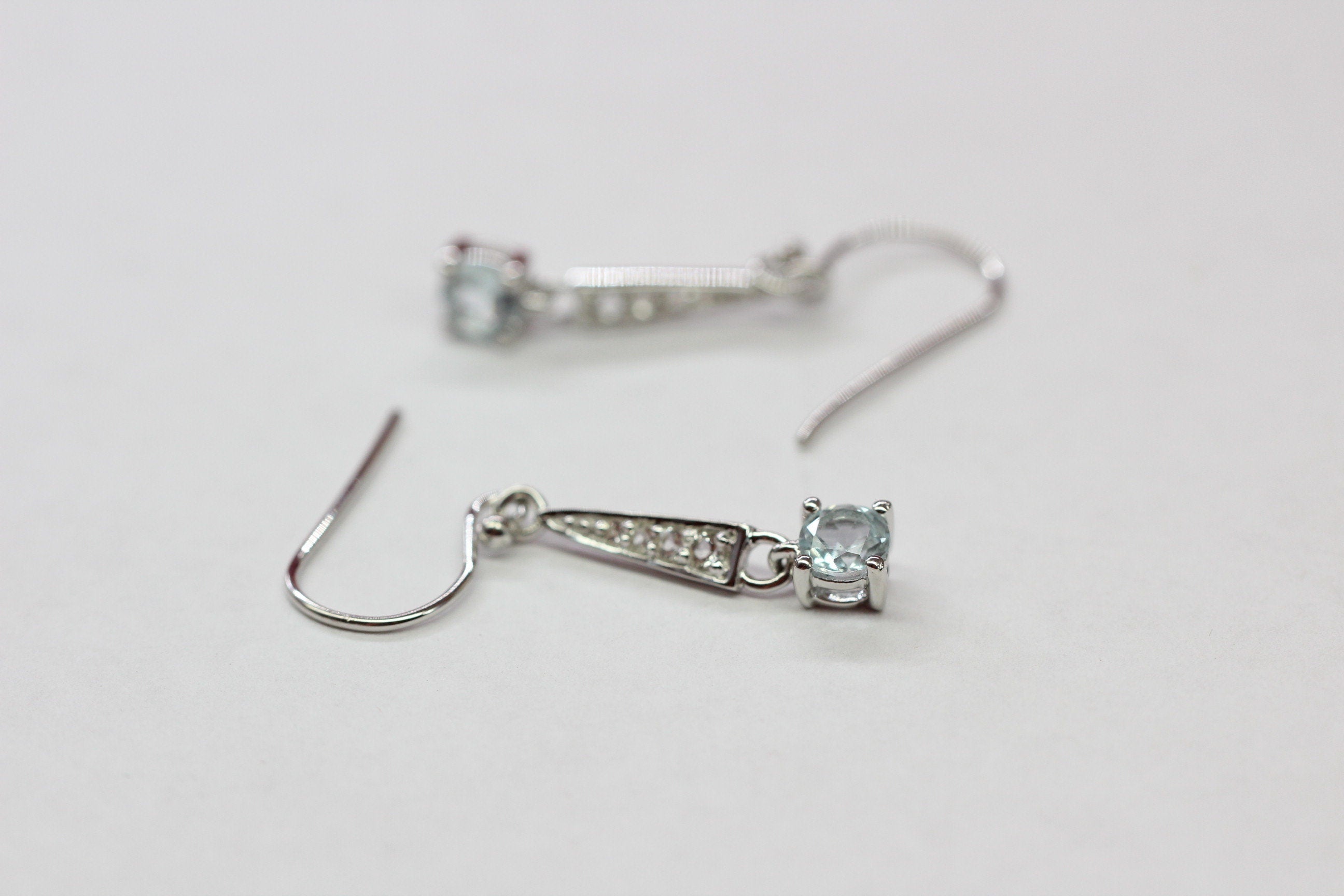 Edle 1,75 Carat Blautopas weisstopas Ohrhanger 925 Silber blauer und weisser Topas