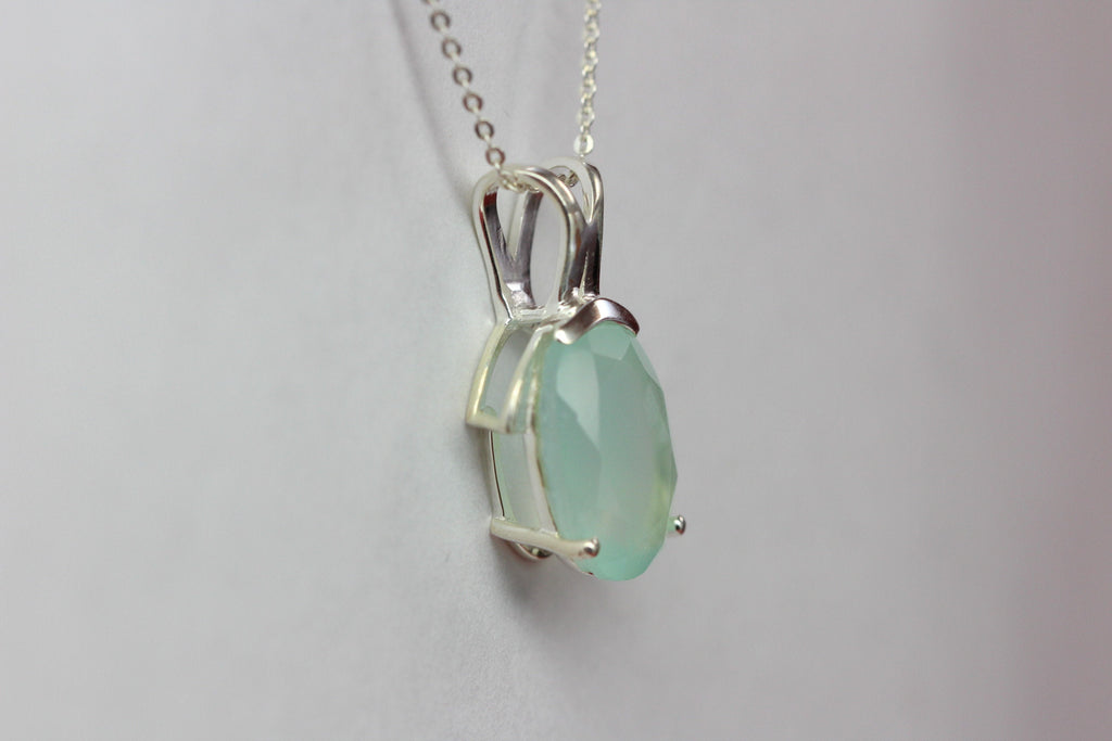 Aqua Chalcedon Anhänger Silber 925  Edles Collier mit 4,9 ct Edelstein, Handgefertigt, Pastellblauer Stein, Maritimer Schmuck Geschenk