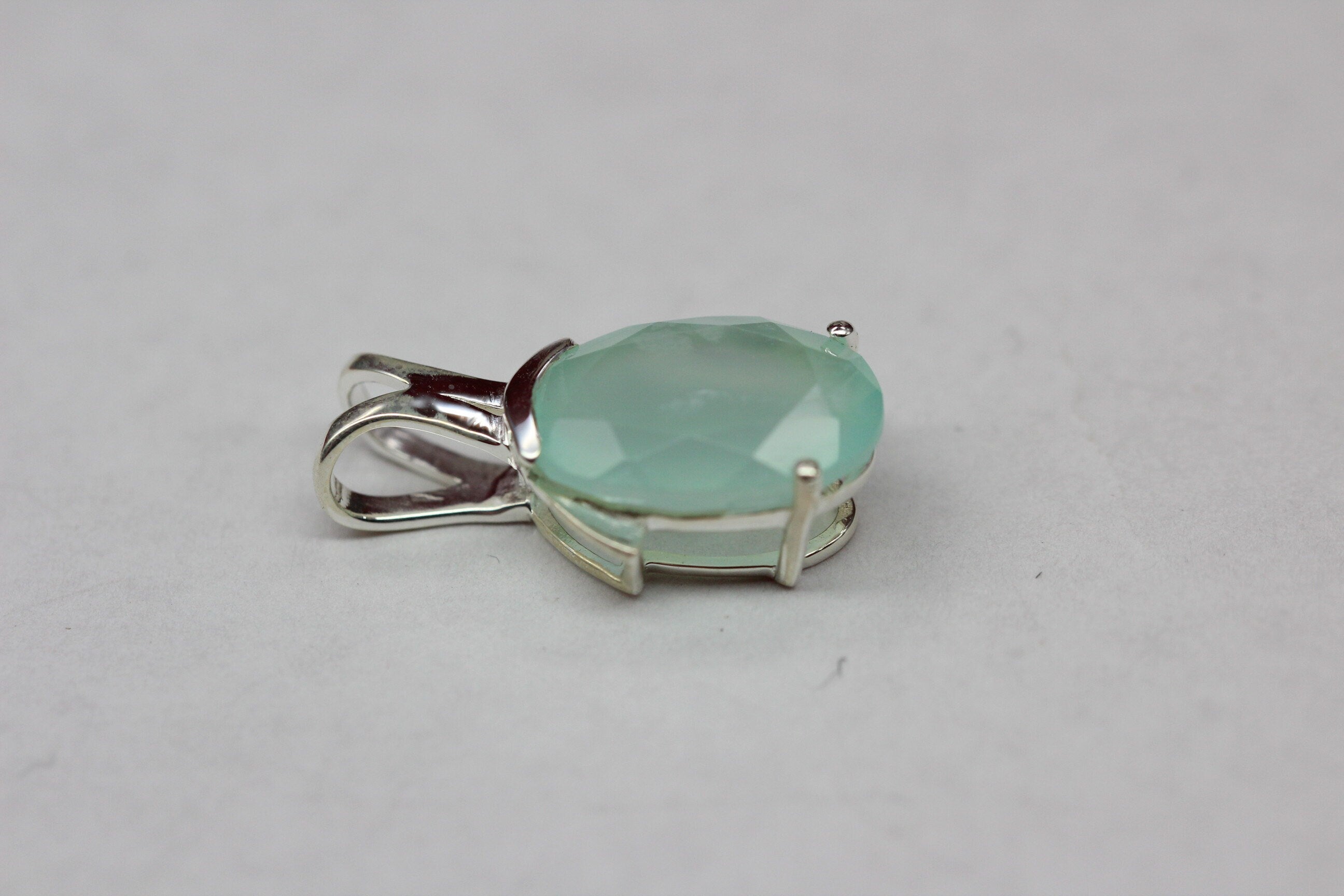 Aqua Chalcedon Anhänger Silber 925  Edles Collier mit 4,9 ct Edelstein, Handgefertigt, Pastellblauer Stein, Maritimer Schmuck Geschenk