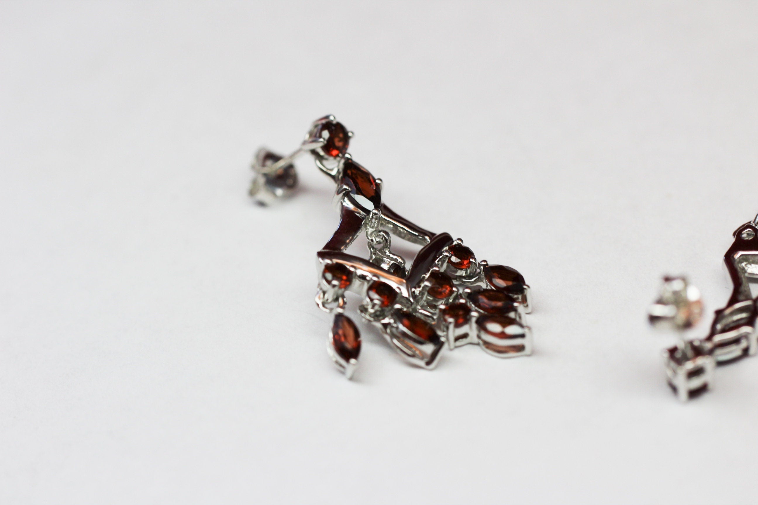Edle 6,95 Carat Granat Ohrstecker 925 Silber Ohrhanger blutroter Granat