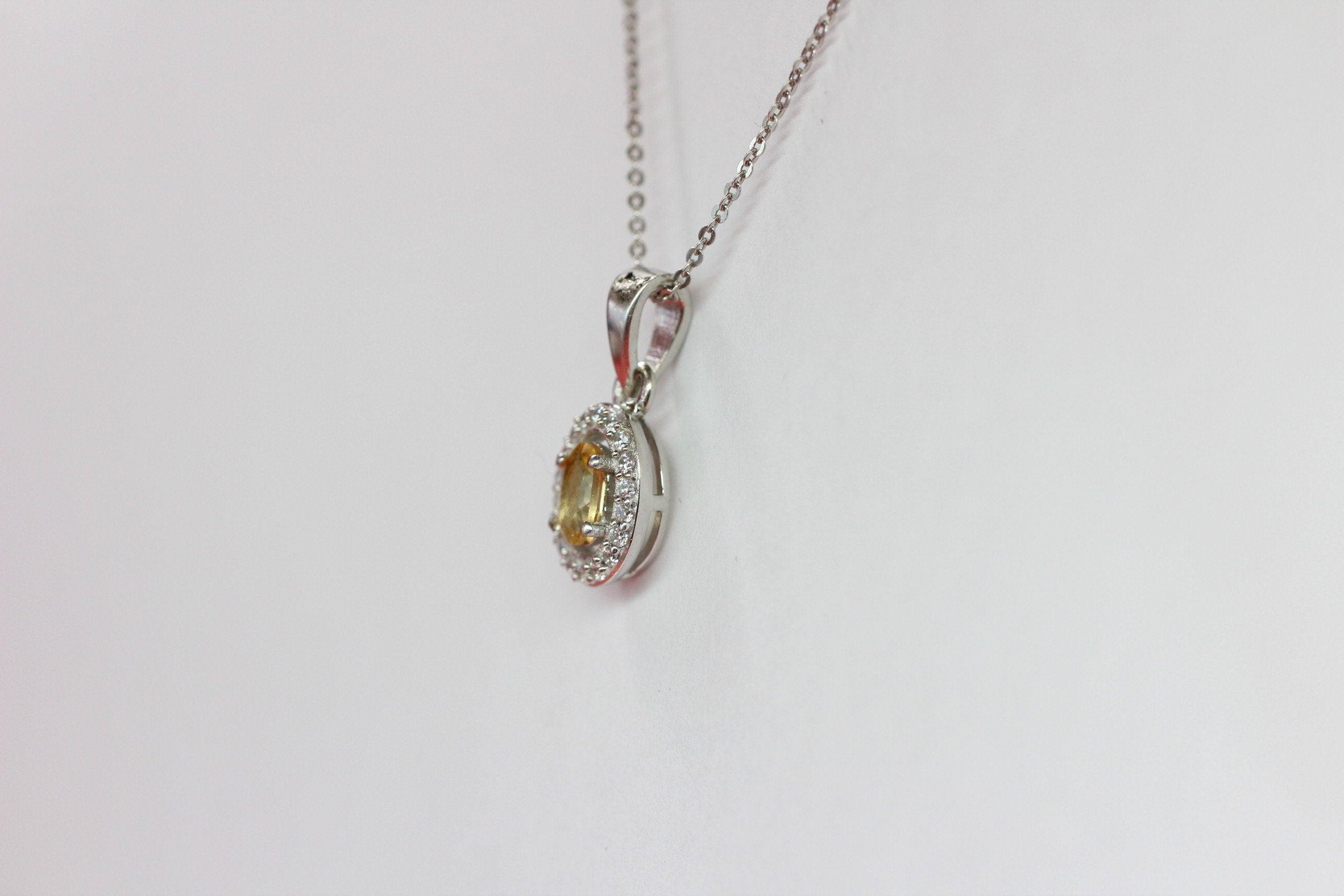 Citrin Anhänger Silber 925 mit Akzentstein  Edler 0,55 ct Edelstein Gelb, Handgefertigter Schmuck, Geschenk für Frauen