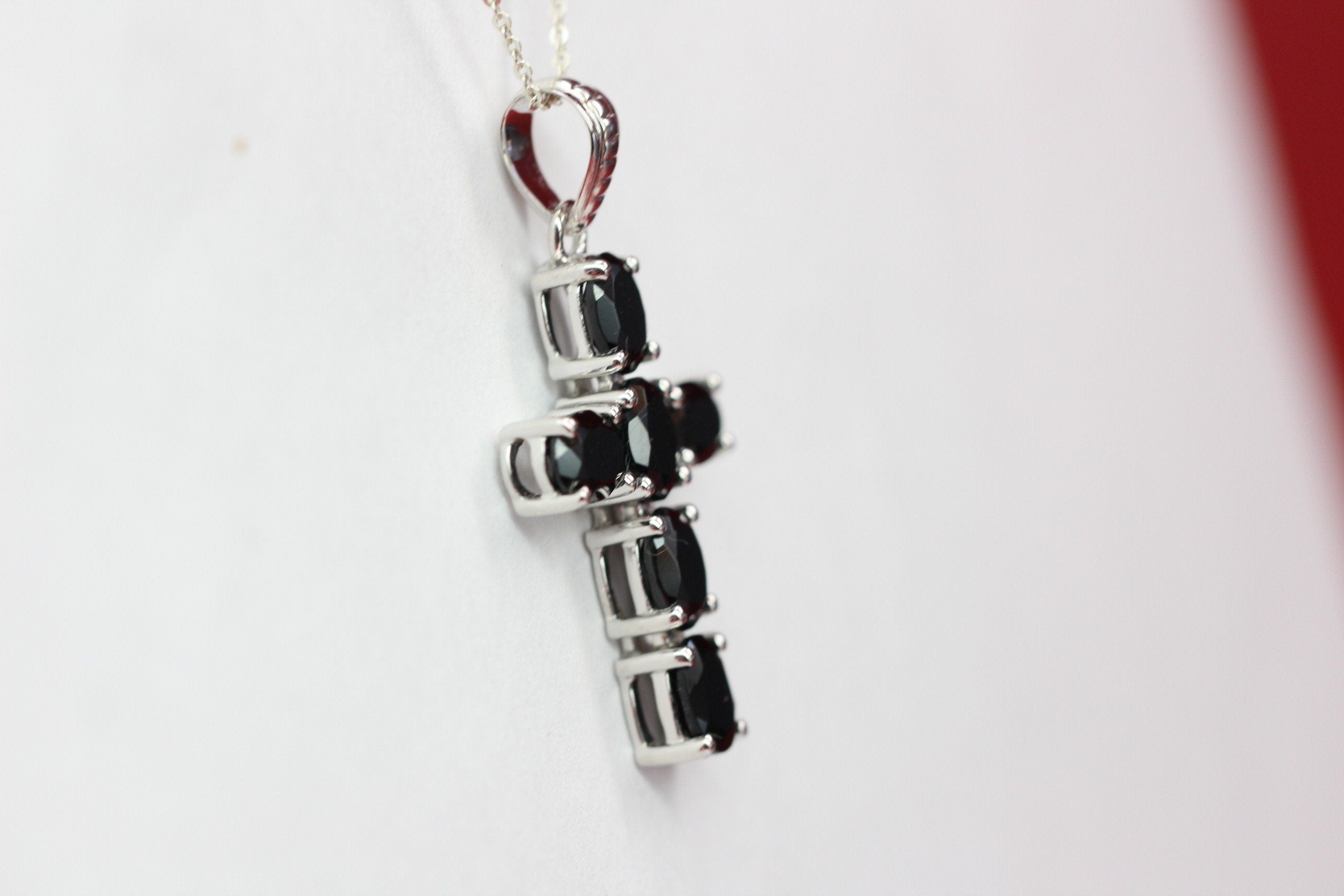 Edler 4,93 Cara schwarzer Spinell Kreuzanhanger 925 Silber Kreuz Collier Kette Edelstein