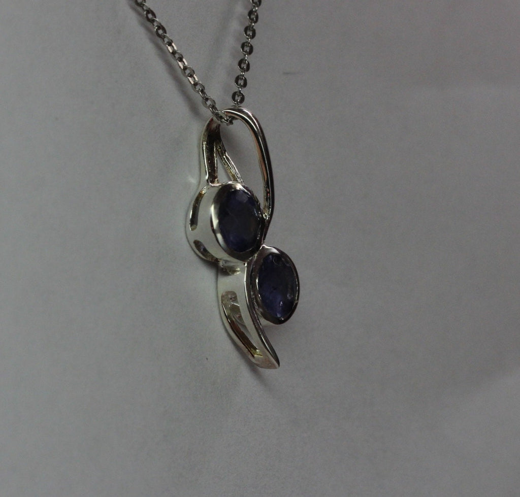 Edler 1,4 Carat Iolith Anhänger Collier Kette 925 Silber Wassersaphir Luchssaphir