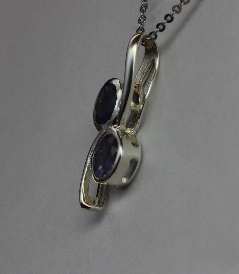 Edler 1,4 Carat Iolith Anhänger Collier Kette 925 Silber Wassersaphir Luchssaphir