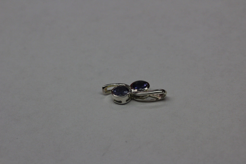 Edler 1,4 Carat Iolith Anhänger Collier Kette 925 Silber Wassersaphir Luchssaphir