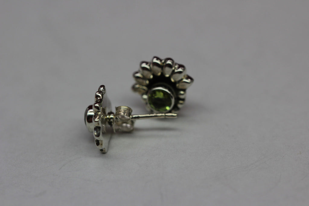 Edler 0,5 Carat Peridot Ohrstecker Olivin 925 Silber Ohrschmuck Ohrring Top Edel