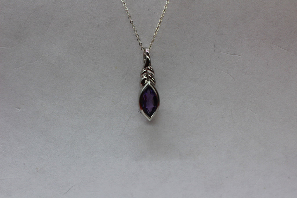 Edler 0,94 Carat Amethyst Anhanger 925 Silber Collier Kette violetter Edelstein