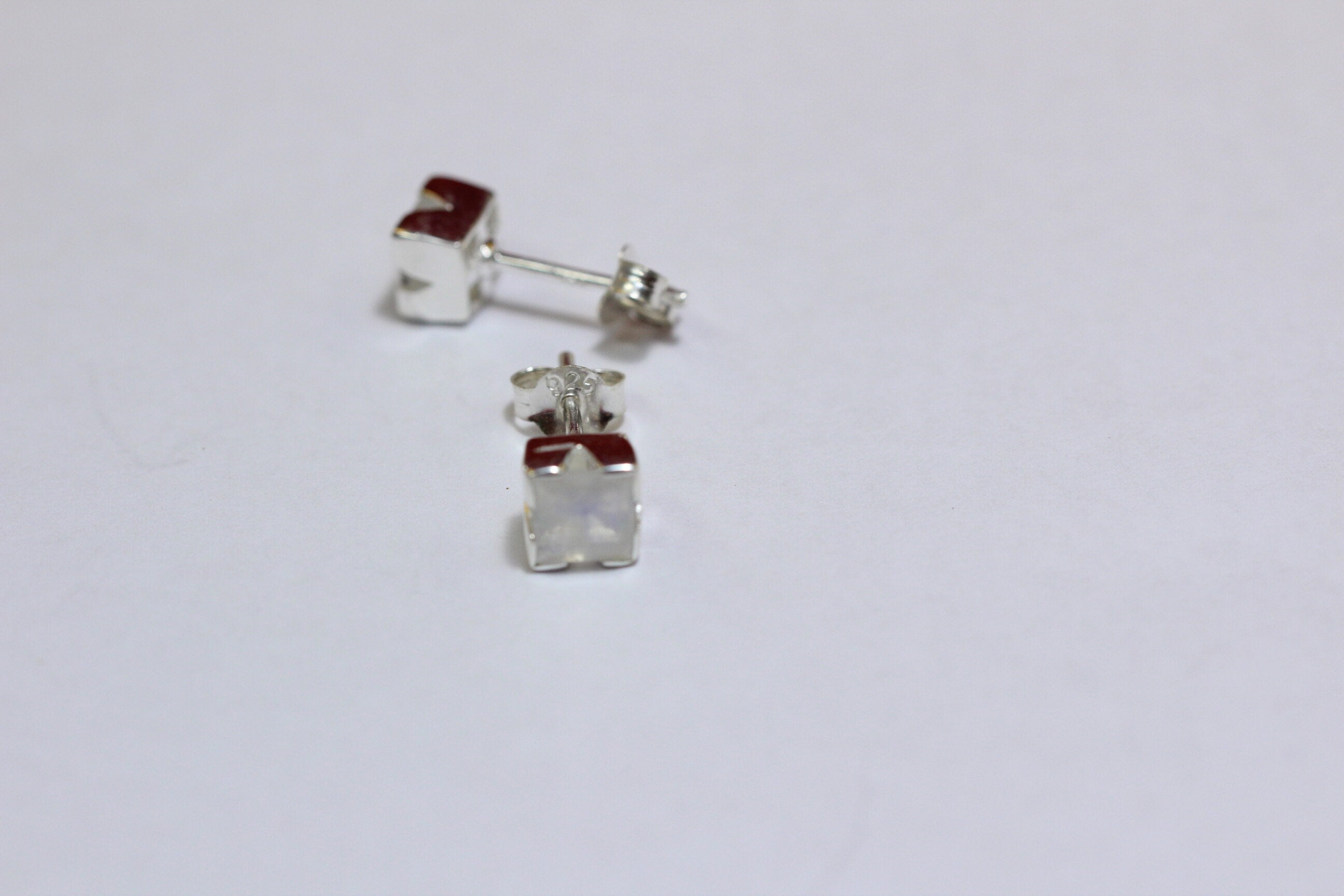 Edler 1,6 Carat Mondlichttopas Ohrstecker 925 Silber Ohrring Ohrschmuck Mondstein
