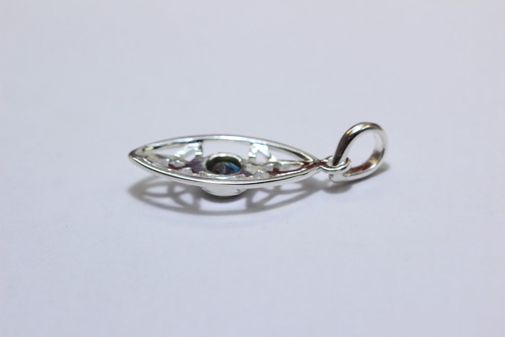 Echter Labradorit Anhänger Silber 925, Schimmernder Edelstein, Designer Kettenanhänger, Boho Schmuck 0,8 ct Naturstein Modernes Silberdesign