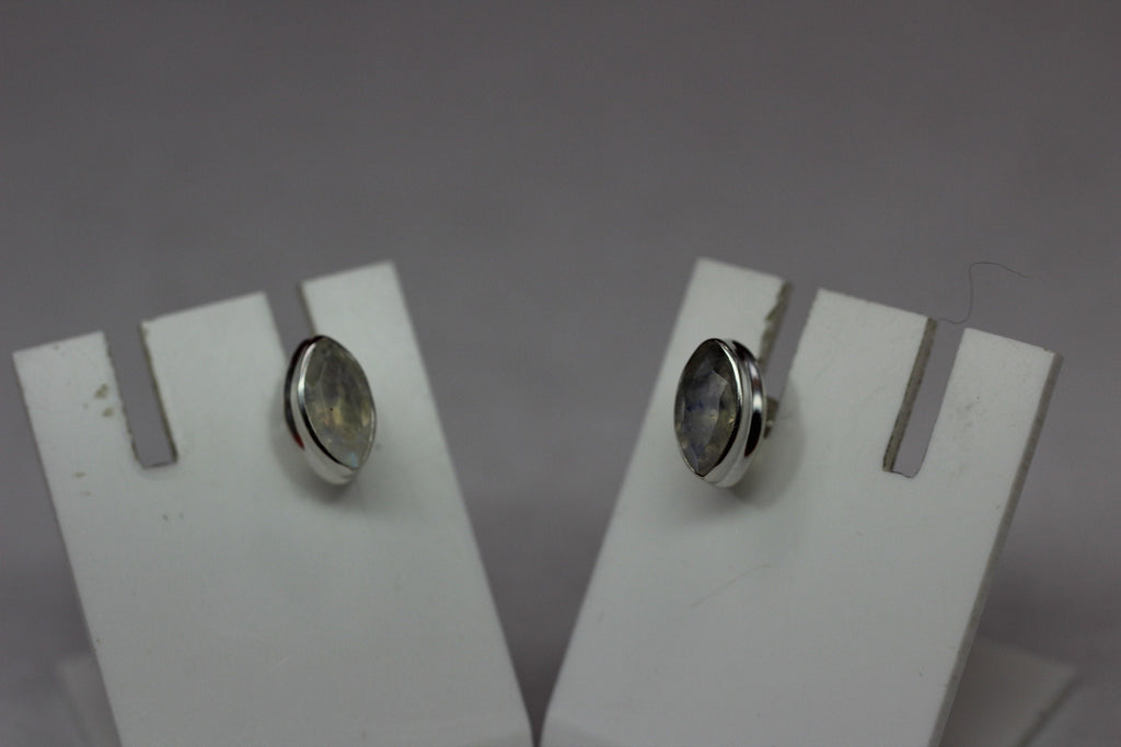 Edler 1,1 Carat Mondlichttopas Ohrstecker 925 Silber farbiger Edelstein Marquise