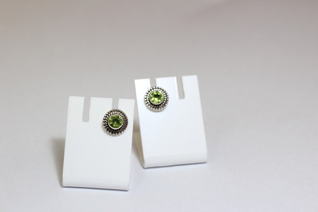 Edler 1,54  Carat Peridot Ohrstecker 925 Silber Olivin Ohrschmuck Edelstein