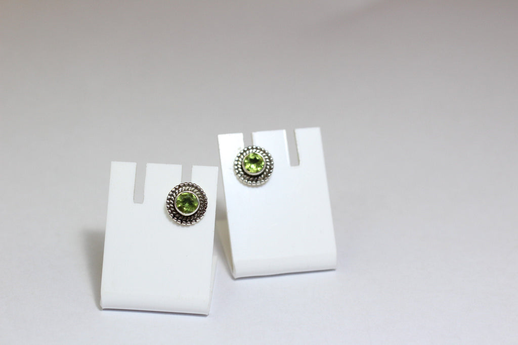 Edler 1,54  Carat Peridot Ohrstecker 925 Silber Olivin Ohrschmuck Edelstein