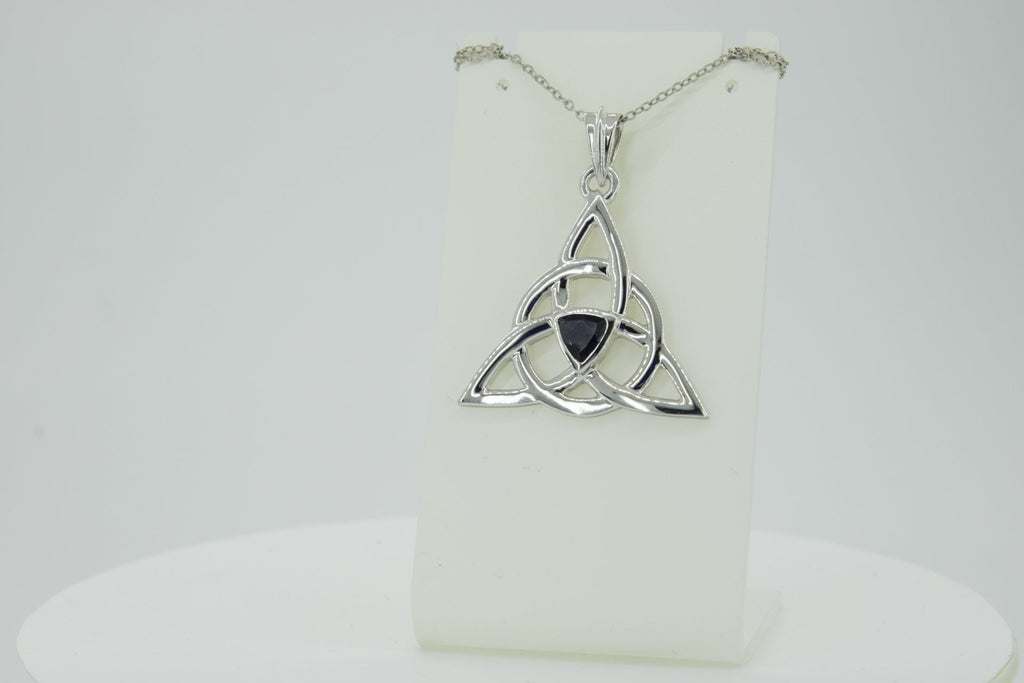 Echter Iolith Anhänger Silber 925, Keltischer Schmuck, Unendlicher Knoten, Kleiner Edelstein Kettenanhänger, 0,8 ct Unikat, Blaues Leuchten