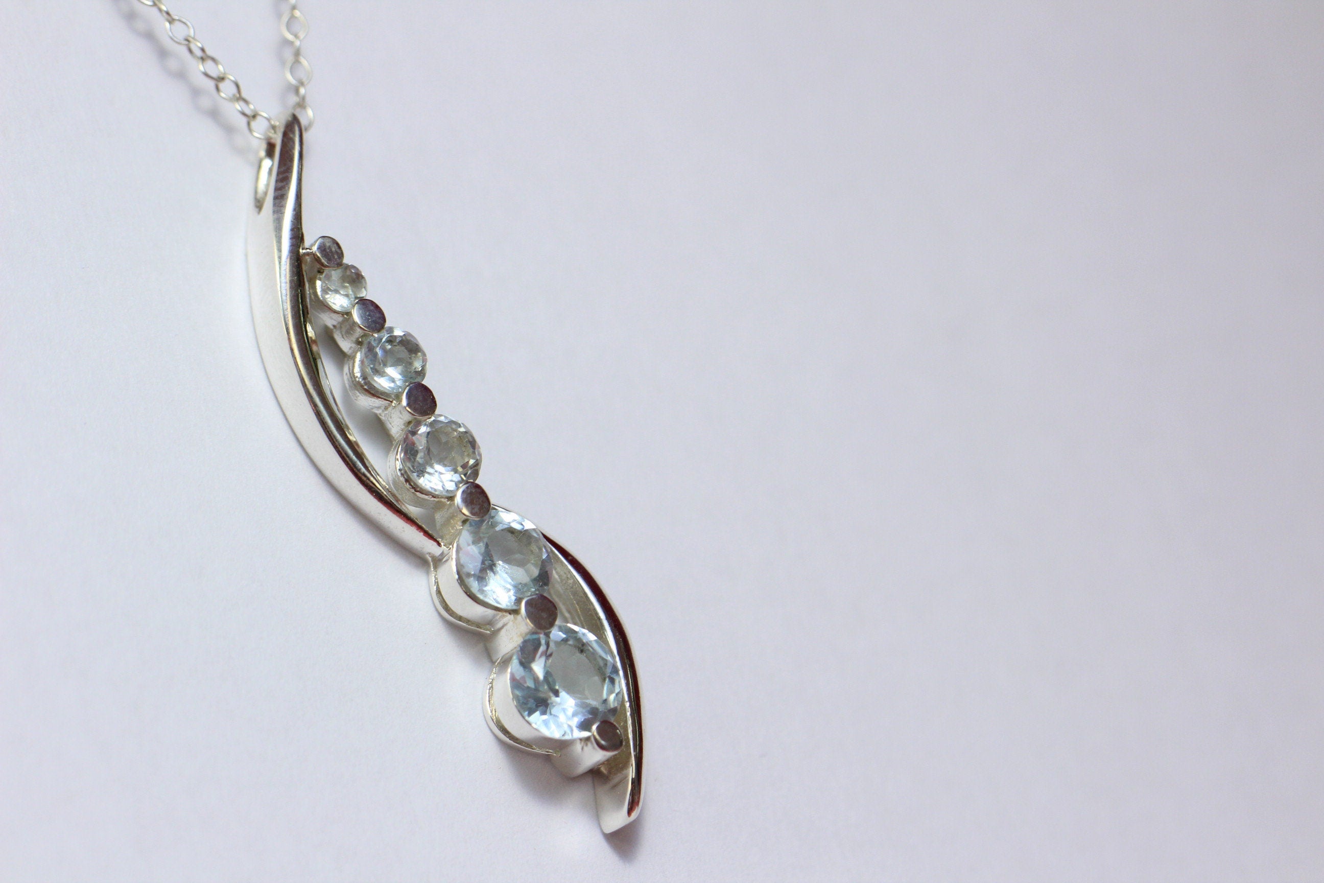 Echter Blautopas Silberanhänger 925, Hellblaue Edelstein Kette, Modernes Collier, Sky Blue Topas Schmuck, Geschenk für Frau, Handgefertigt