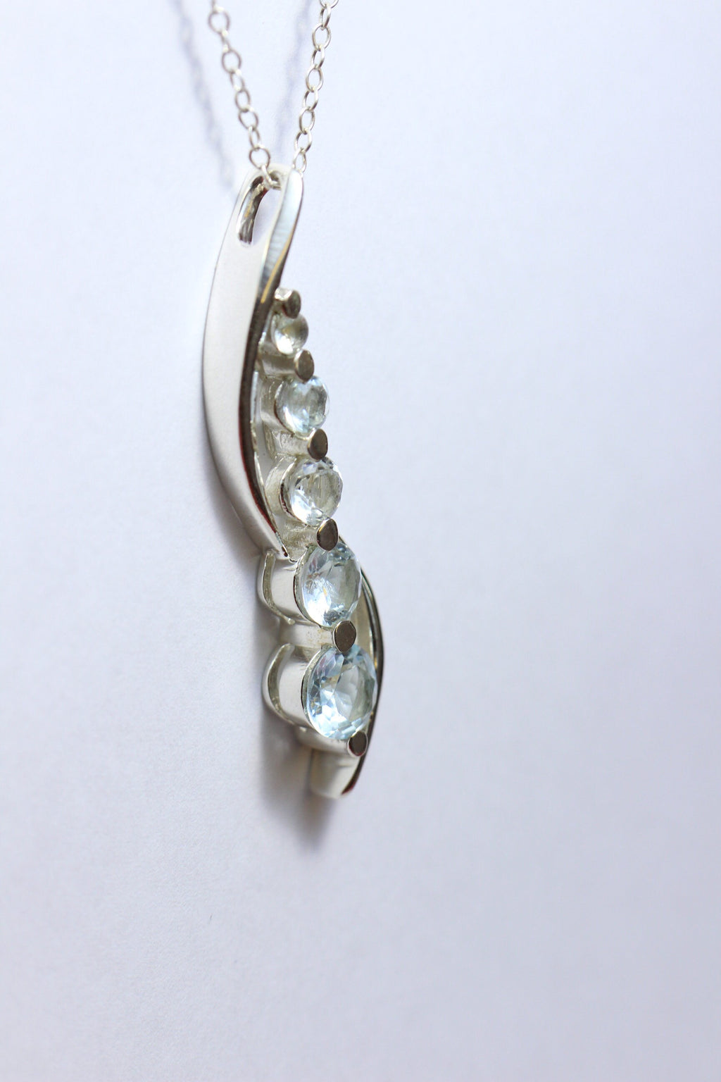 Echter Blautopas Silberanhänger 925, Hellblaue Edelstein Kette, Modernes Collier, Sky Blue Topas Schmuck, Geschenk für Frau, Handgefertigt