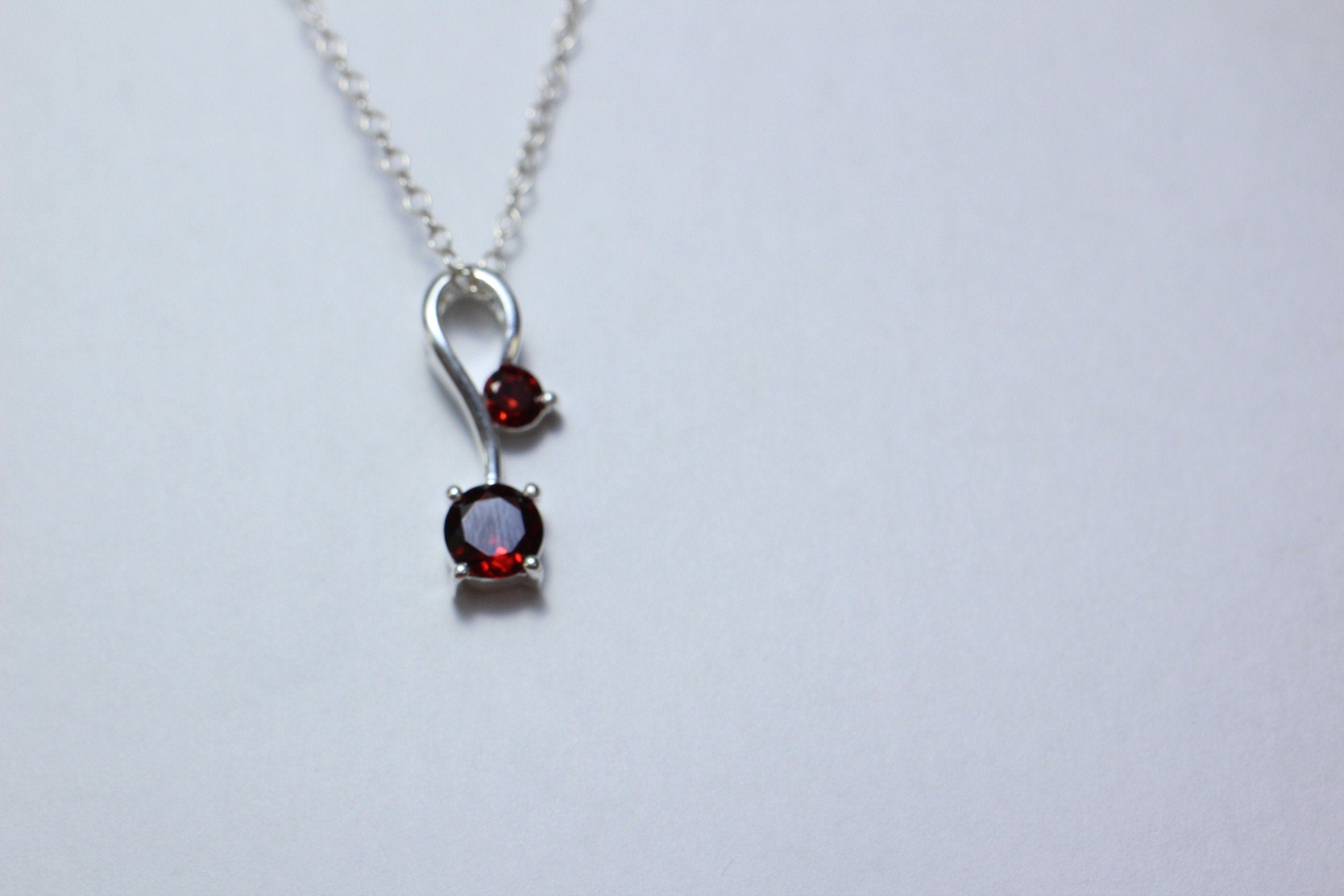 Edler 0,7 Cara Granat Anhanger 925 Silber Collier Kette blutroter Granat