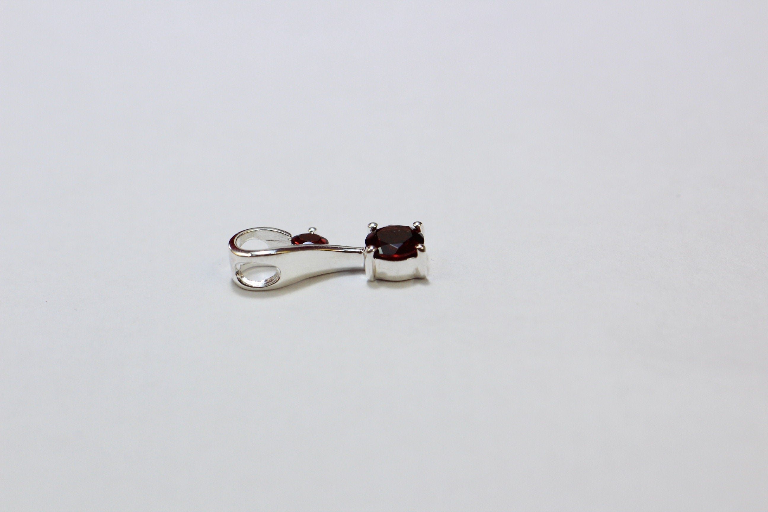Edler 0,7 Cara Granat Anhanger 925 Silber Collier Kette blutroter Granat