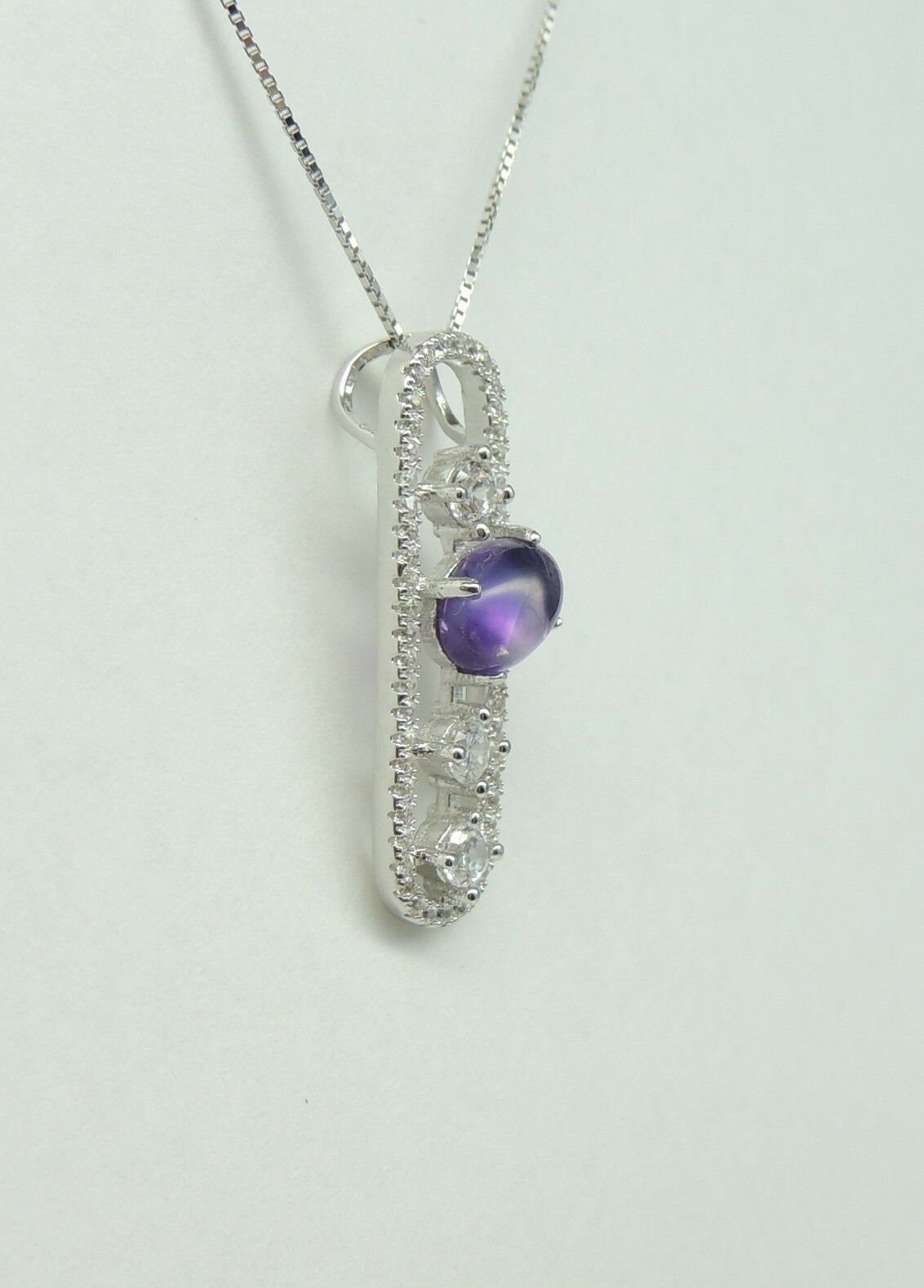 Edler 0,8 Carat Amethyst Anhänger 925 Silber Cabochon mit Zirkonia