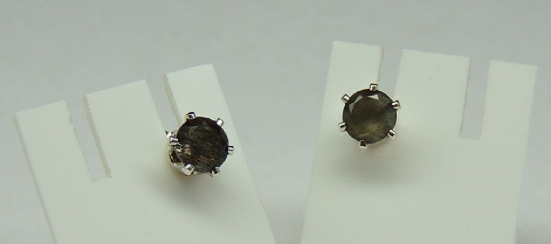 Edler 1,72 Carat schwarzer Mondstein Ohrstecker 925 Silber Ohrring aus Madagaska