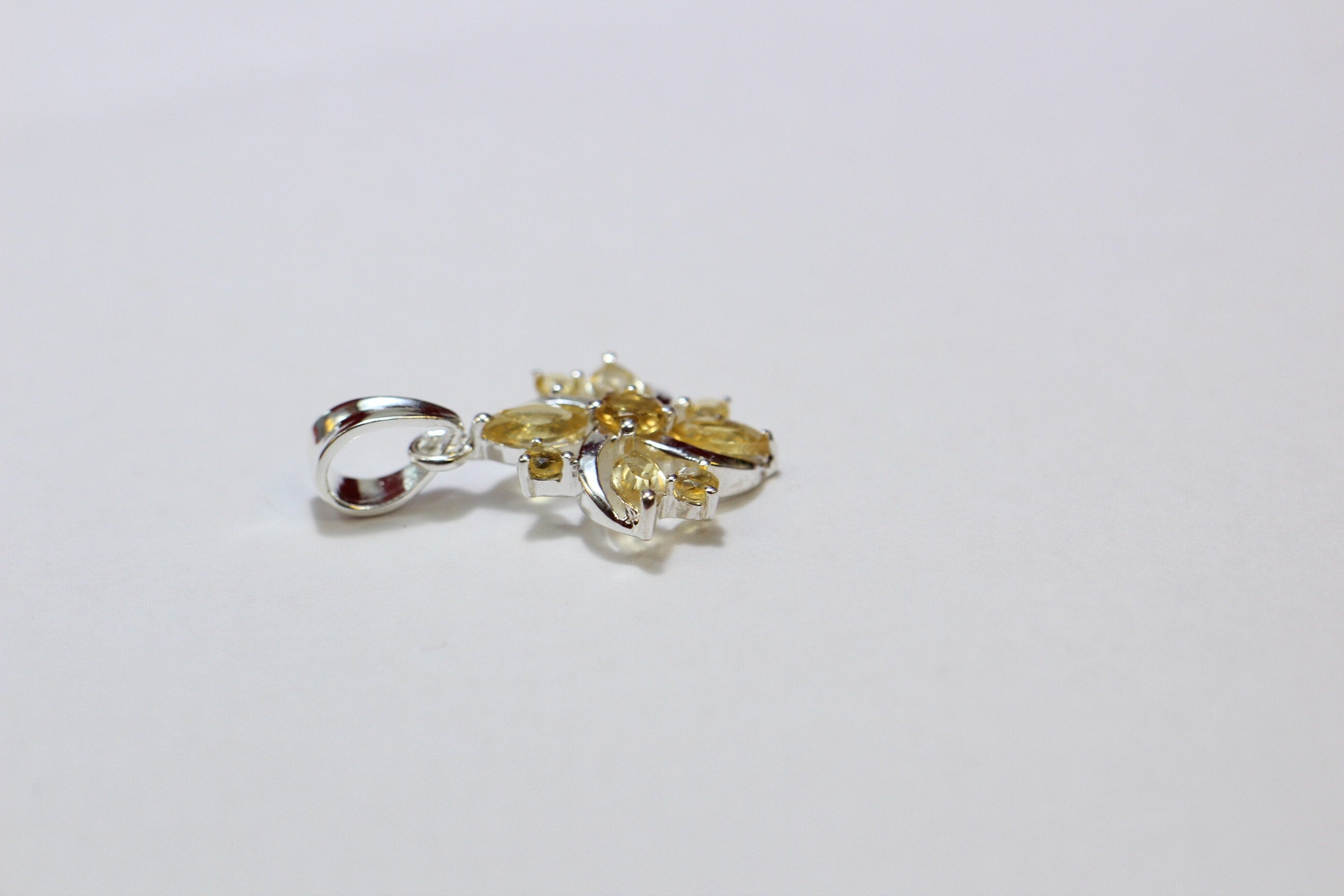 Echter Citrin Anhänger 925 Silber  0,8 Karat Gelber Edelstein Schmuck  Goldener Edelstein Anhänger Handgefertigt  Geschenk für Sie