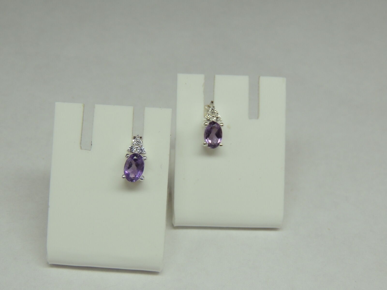 Edle echte 0,6 Carat Amethyst Ohrstecker 925 Silber Zironia funkelnde Ohrstecker