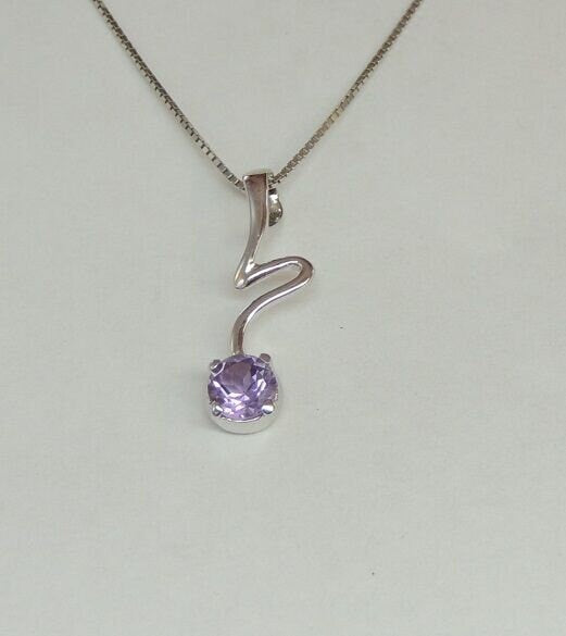 Amethyst Anhänger 925 Silber (ohne Kette) - 0,59 Karat Violetter Edelstein - Handgefertigtes Schmuckstück - Geburtsstein Februar