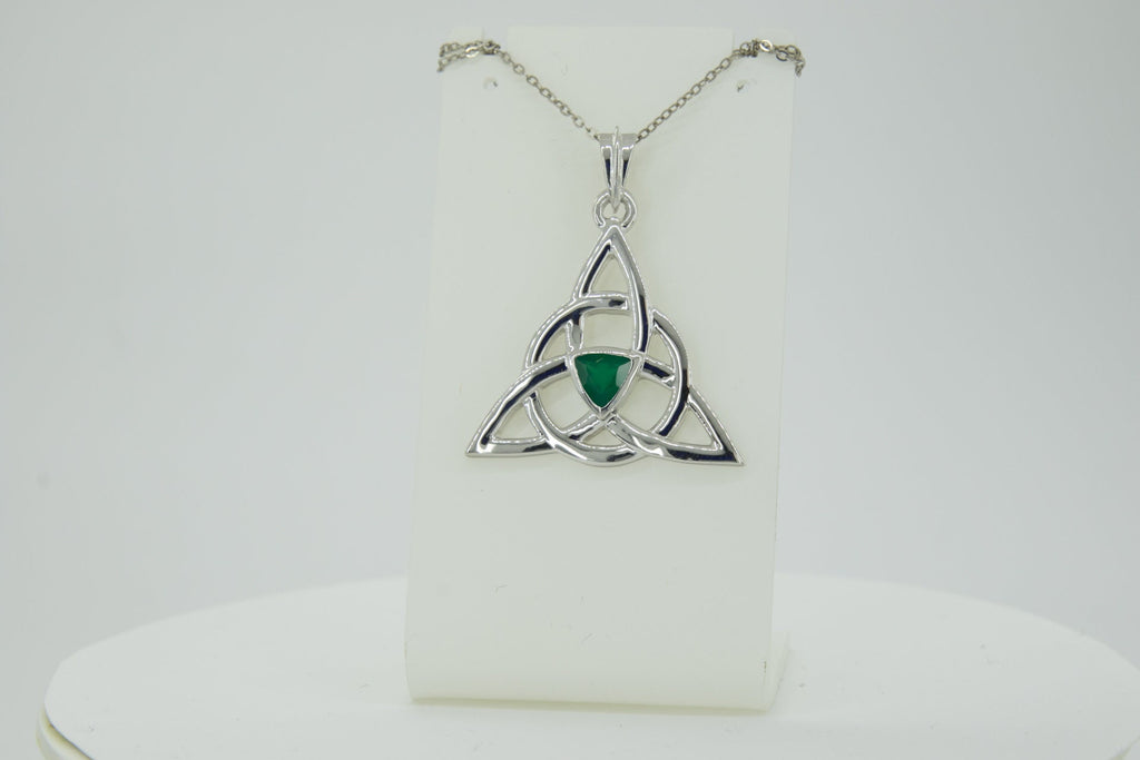 0,8 Carat grüner Onyx Anhanger keltischen Knotenmuster 925 Silber Unendllichkeit