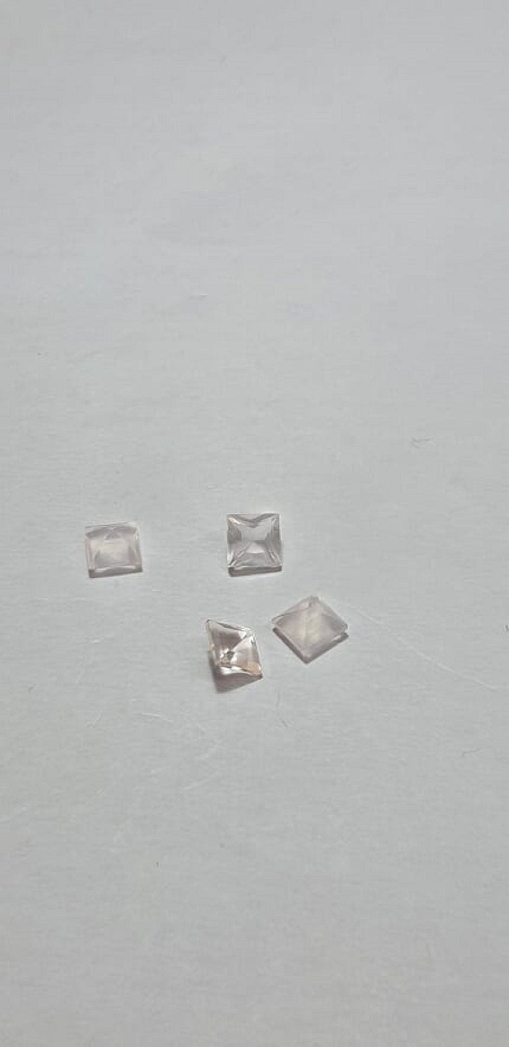 0,60 Carat Rosenquarz Edelstein in Squareschliff 5 x 5 mm in AAA Qualitat